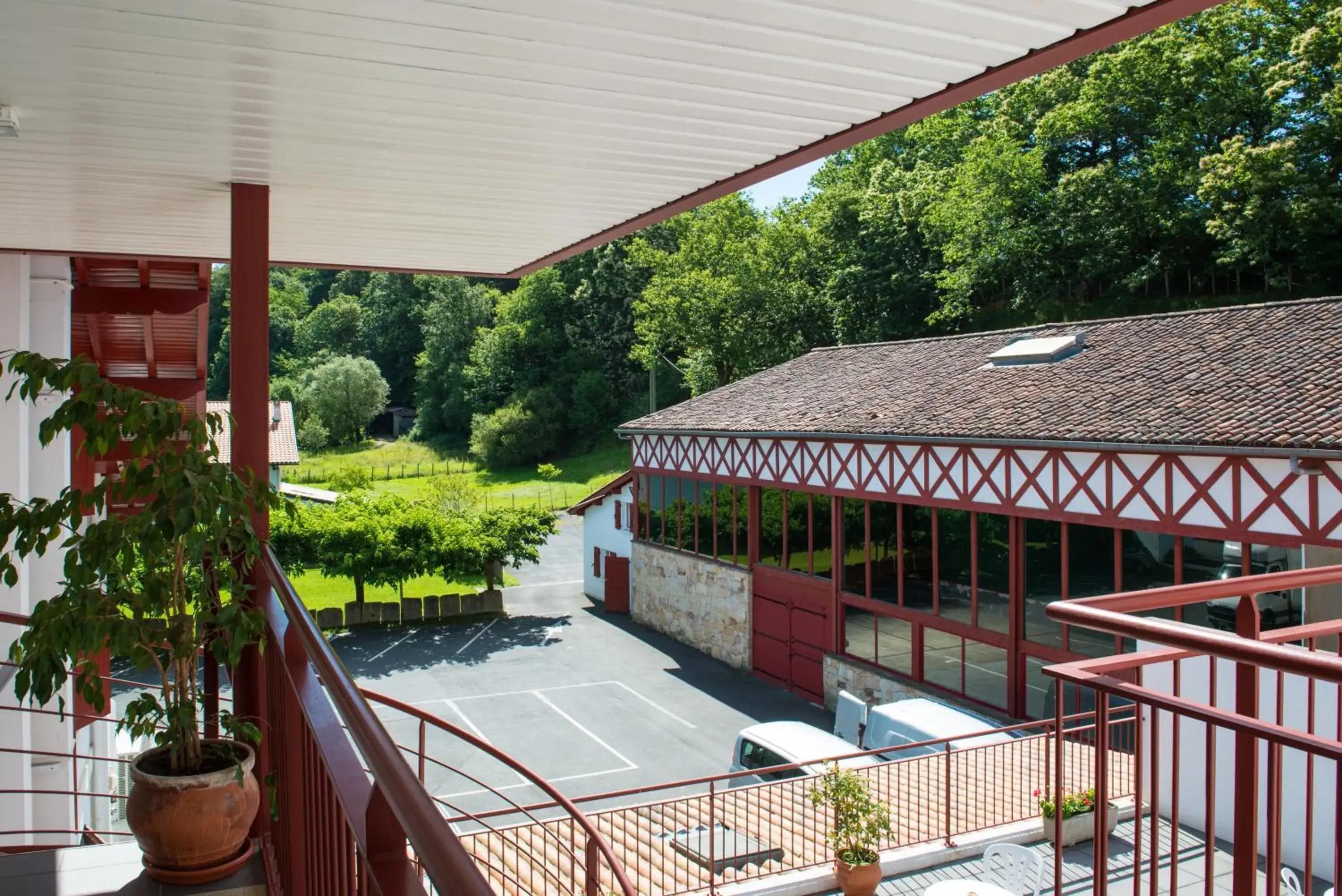 Property building in Logis Hotel Ur-Hegian Property building in Logis Hotel Ur-Hegian