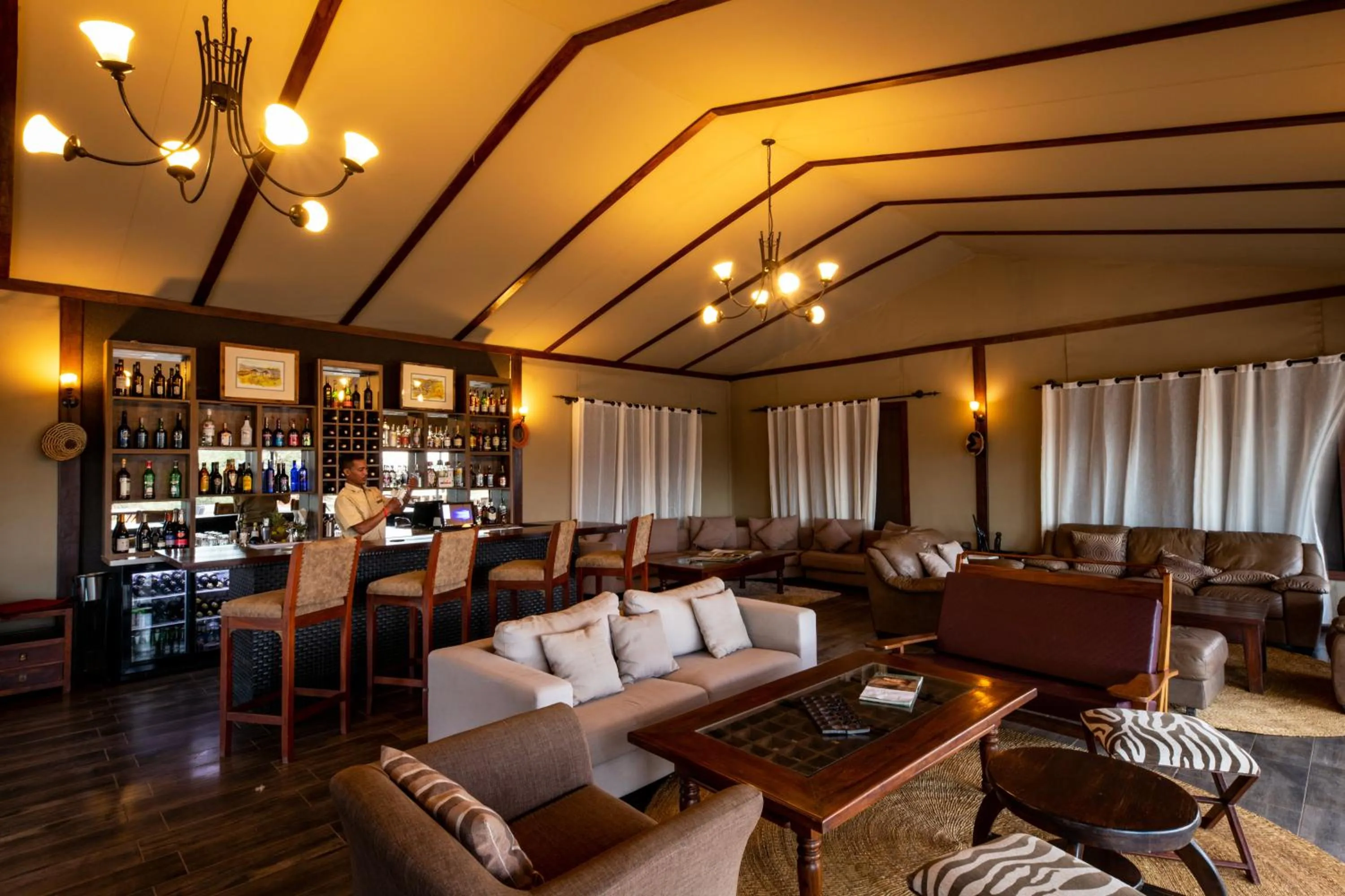 Lounge or bar in Serengeti Sametu Camp