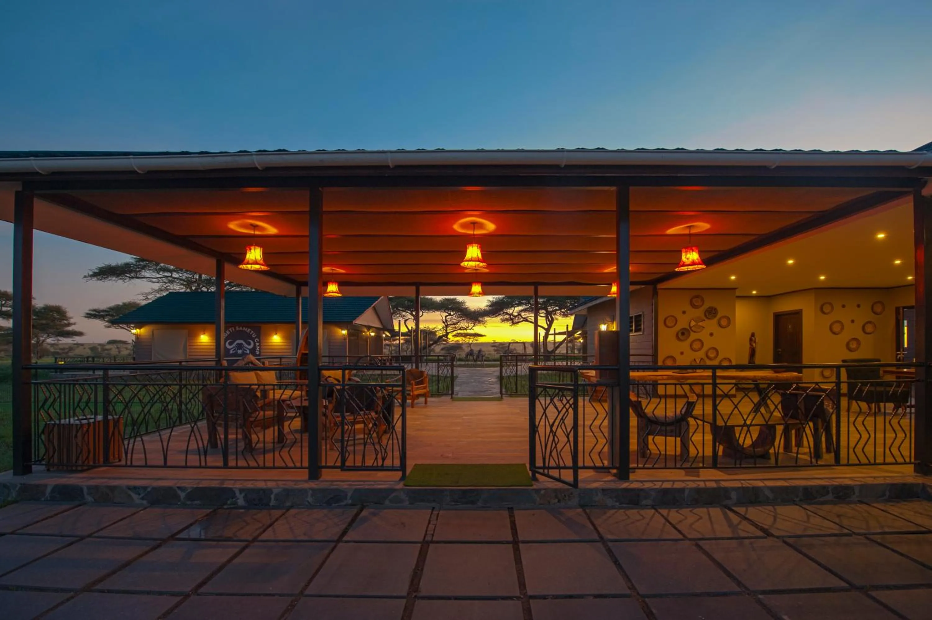 Facade/entrance in Serengeti Sametu Camp