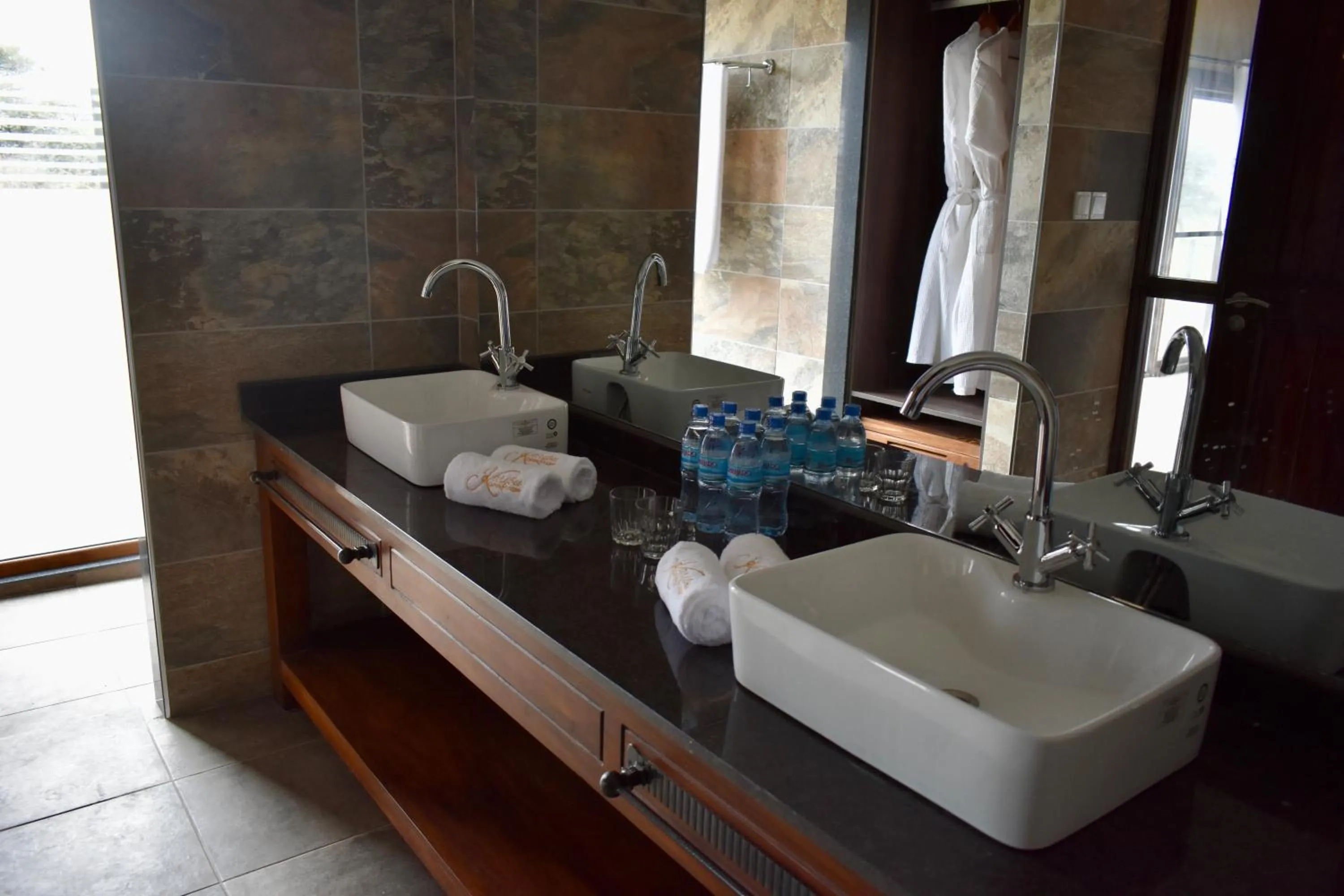 Bathroom in Serengeti Sametu Camp