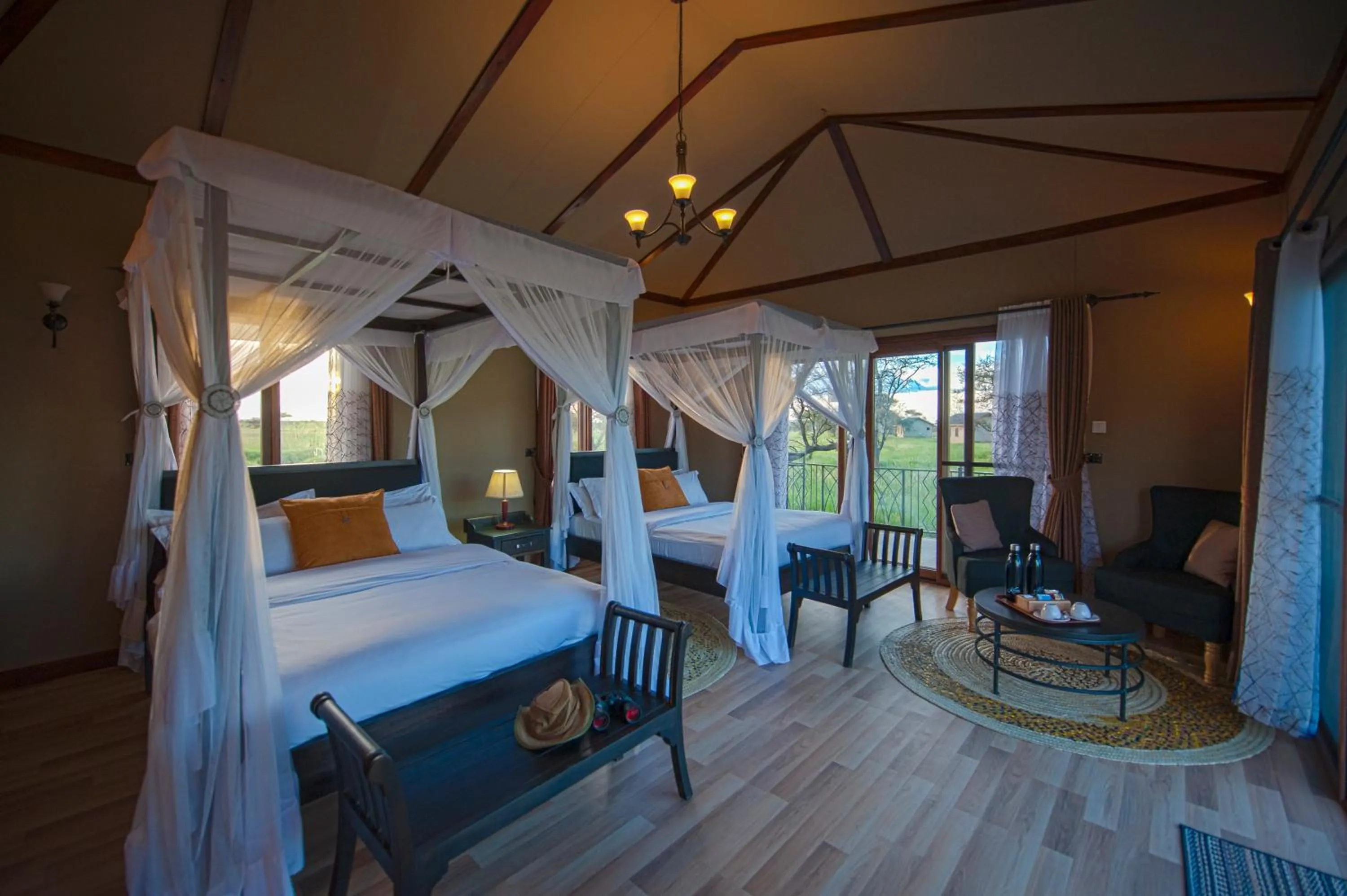 Photo of the whole room, Bed in Serengeti Sametu Camp