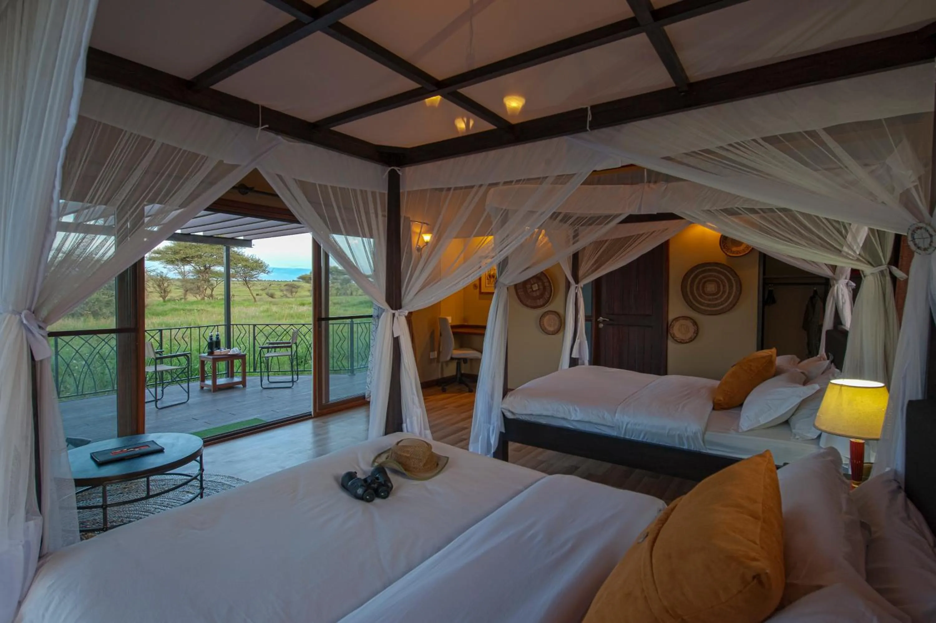 Photo of the whole room, Bed in Serengeti Sametu Camp