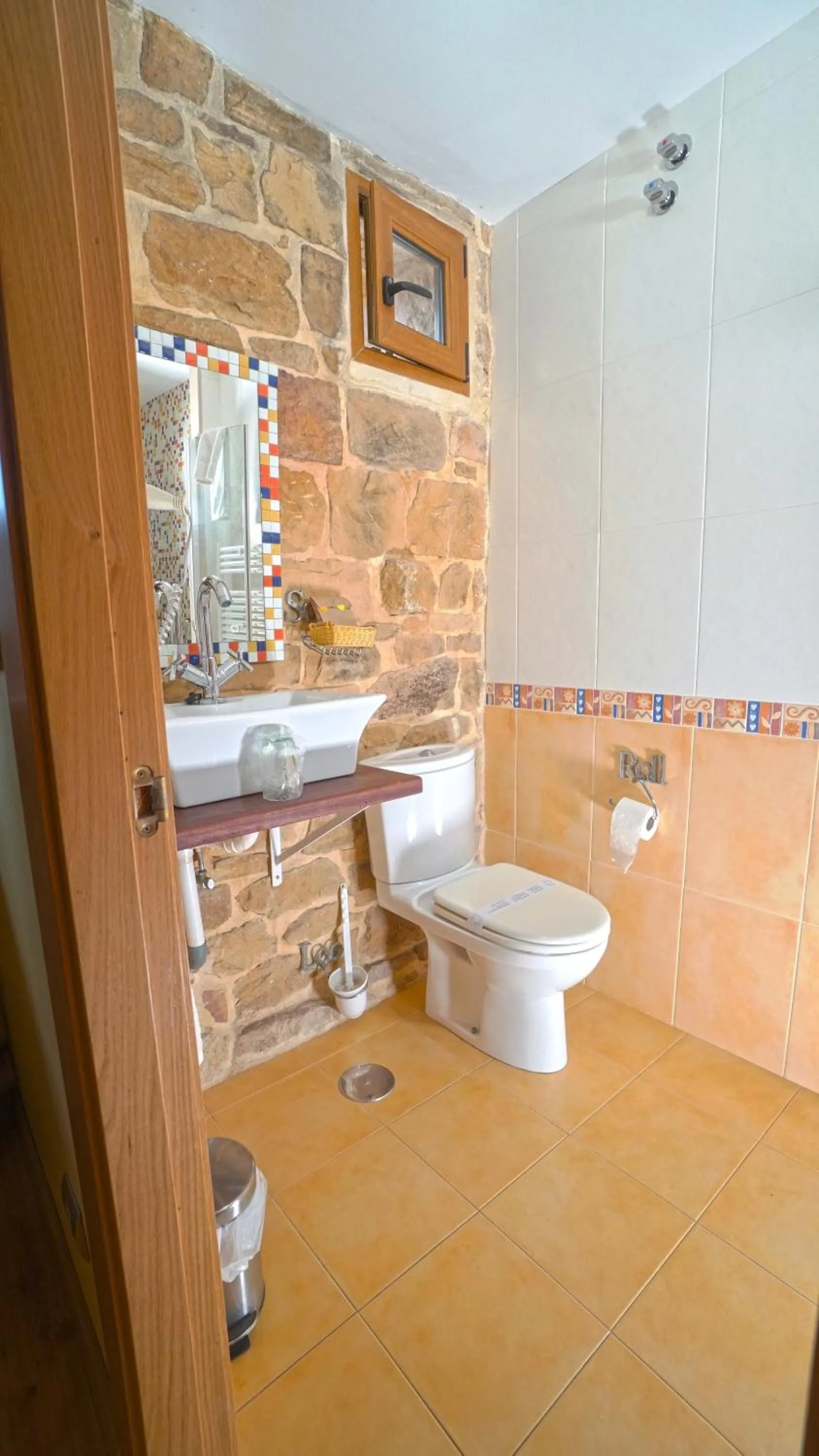 Toilet in Posada Venta Hornizo