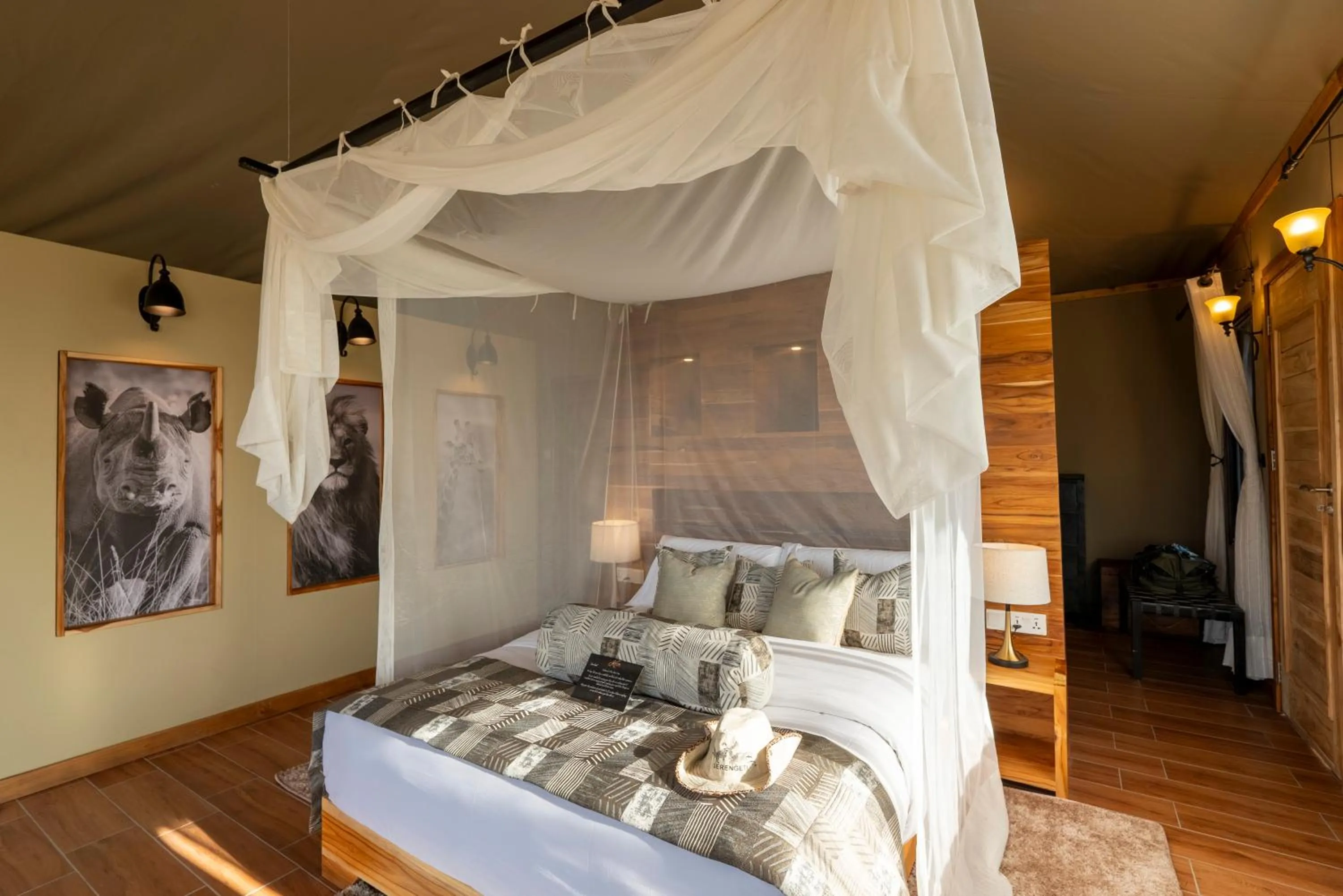 Bedroom, Bed in Serengeti Mara River Camp