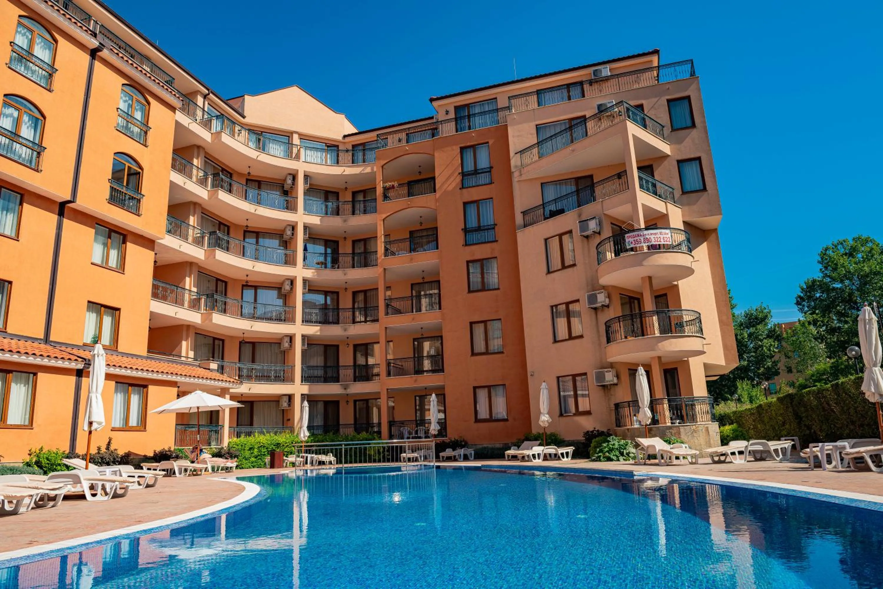 Property building in Efir 2 - Menada Apartments