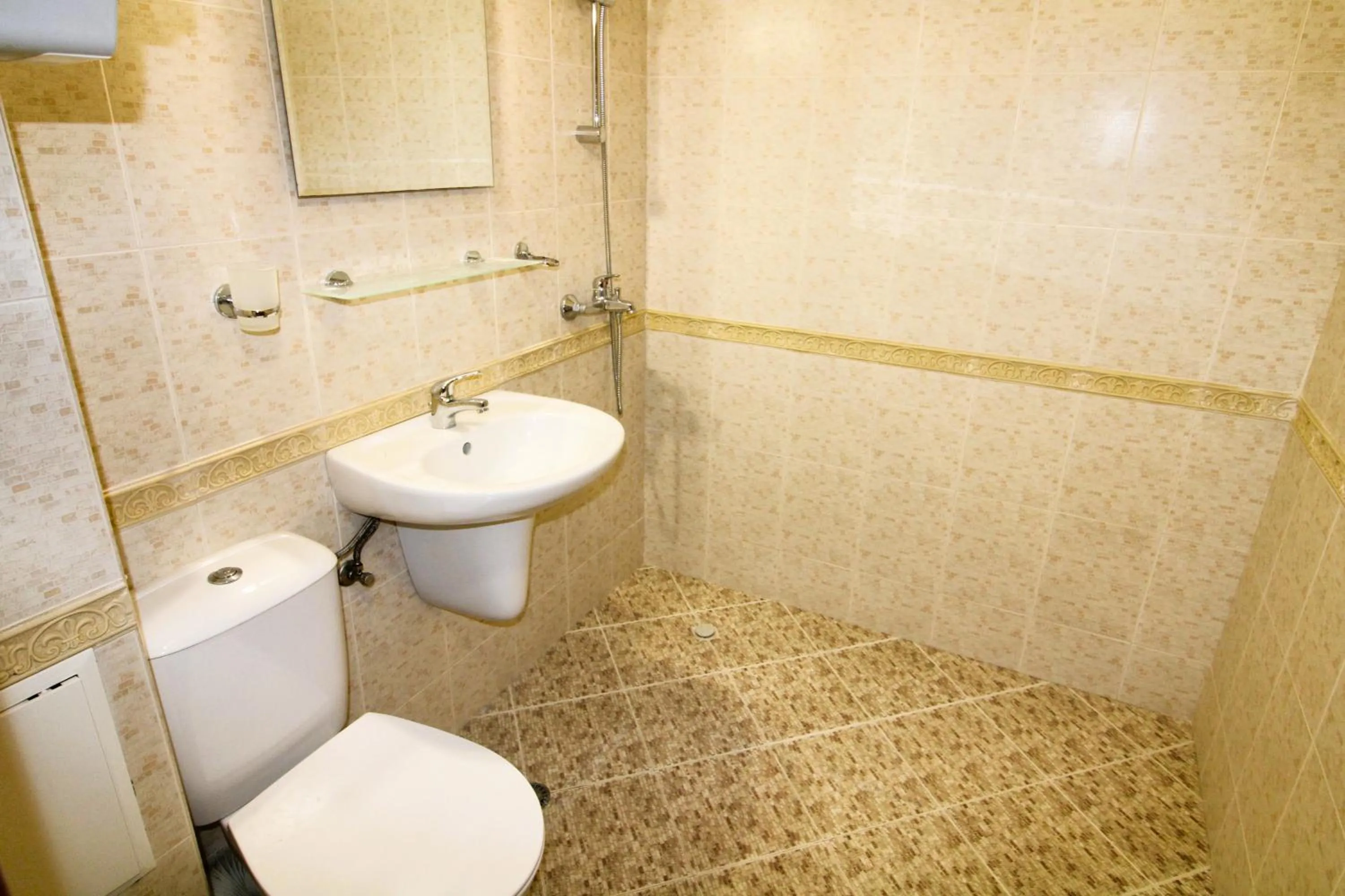 Shower in Efir 2 - Menada Apartments