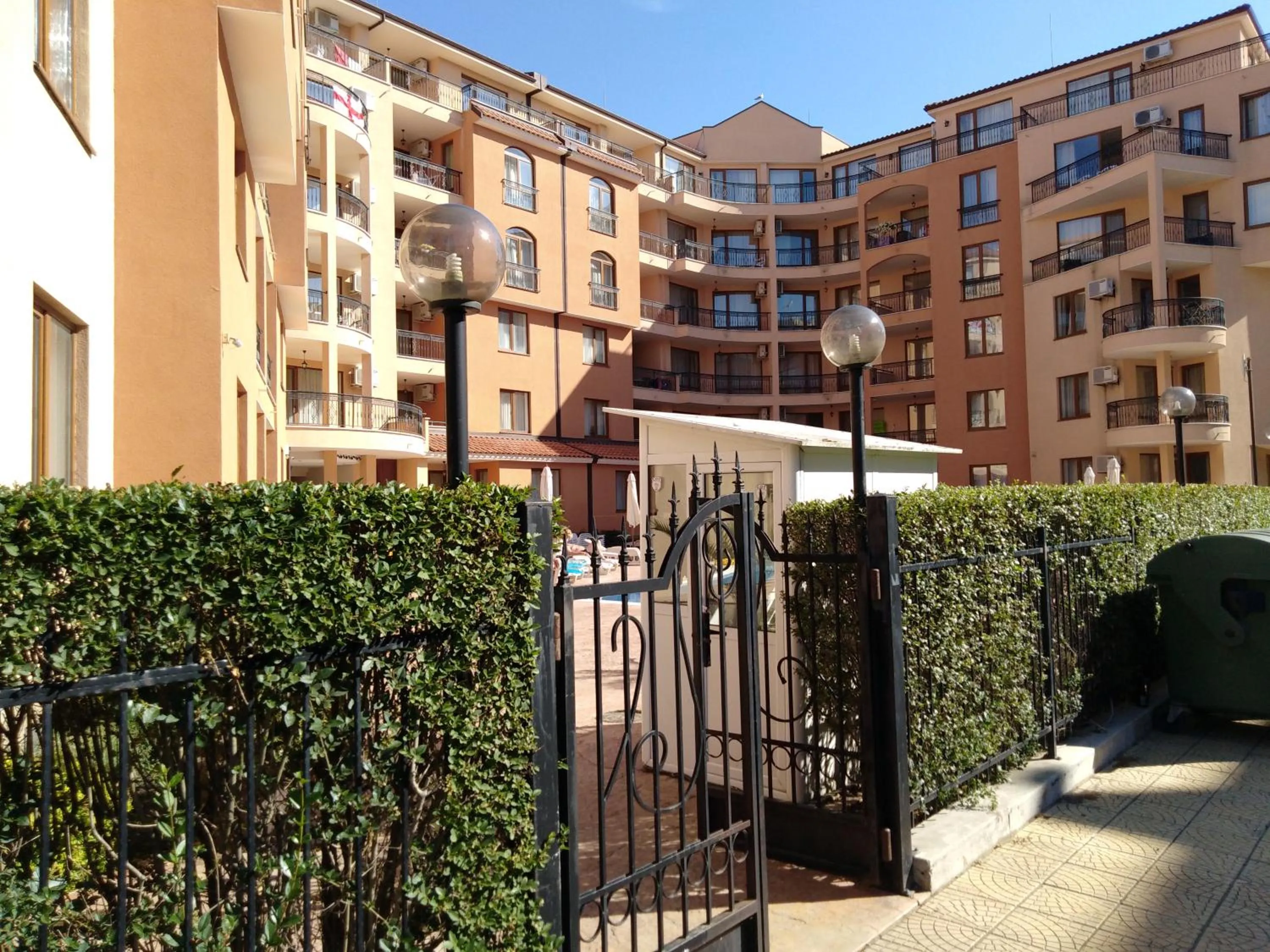 Property building in Efir 2 - Menada Apartments