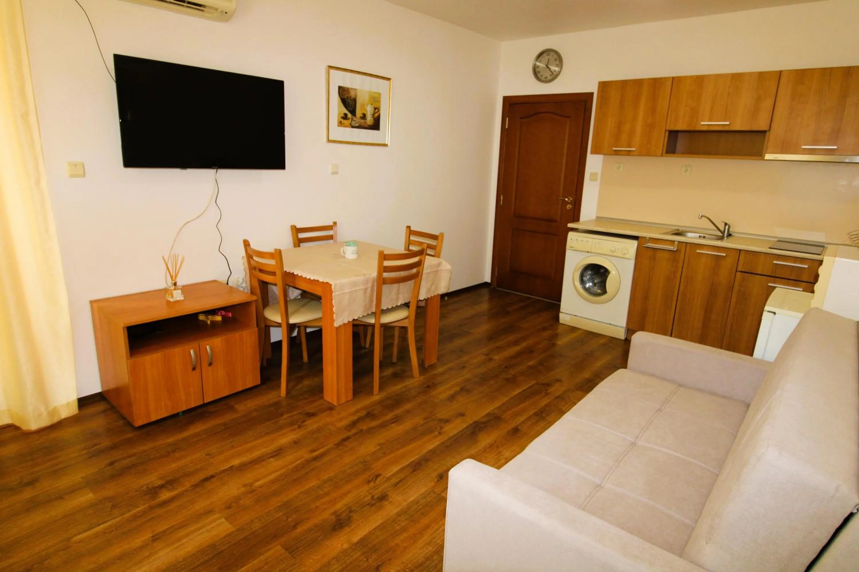 TV and multimedia in Efir 2 - Menada Apartments
