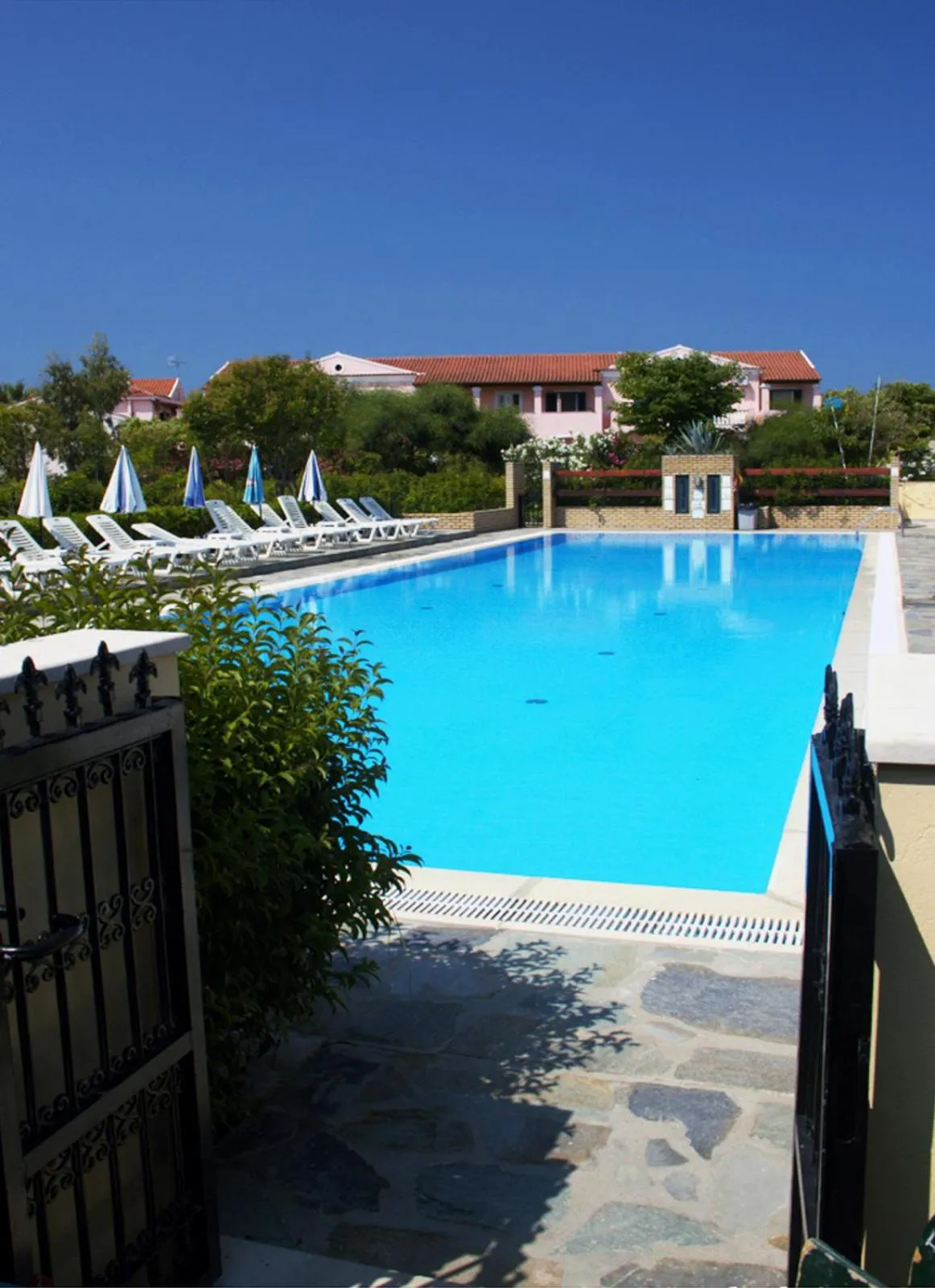 Swimming pool in Nireas Resort Corfu