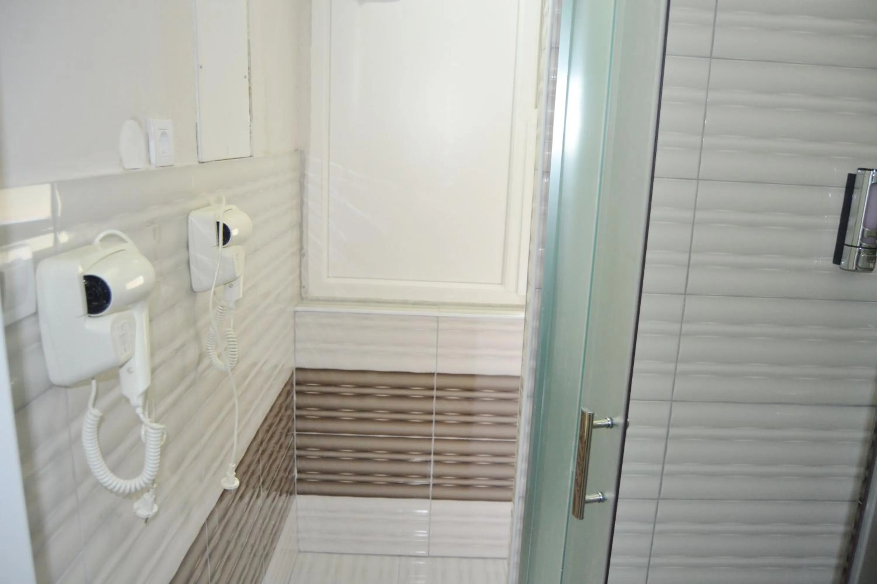 Shower in Moon Hostel