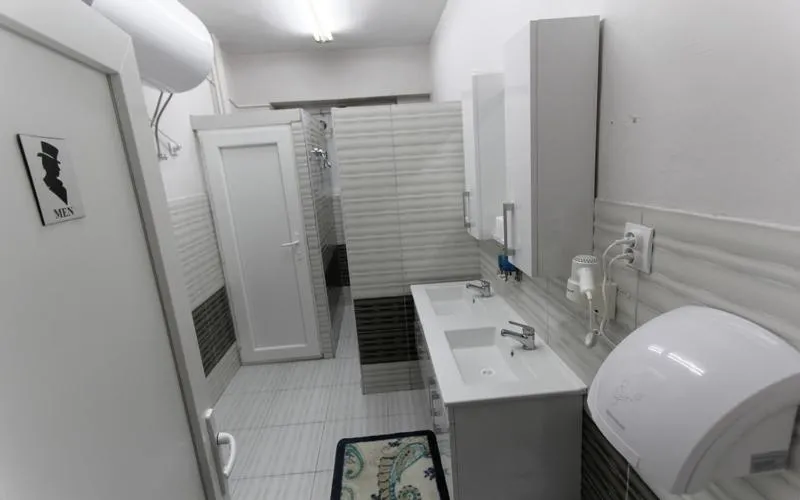 Shower in Moon Hostel