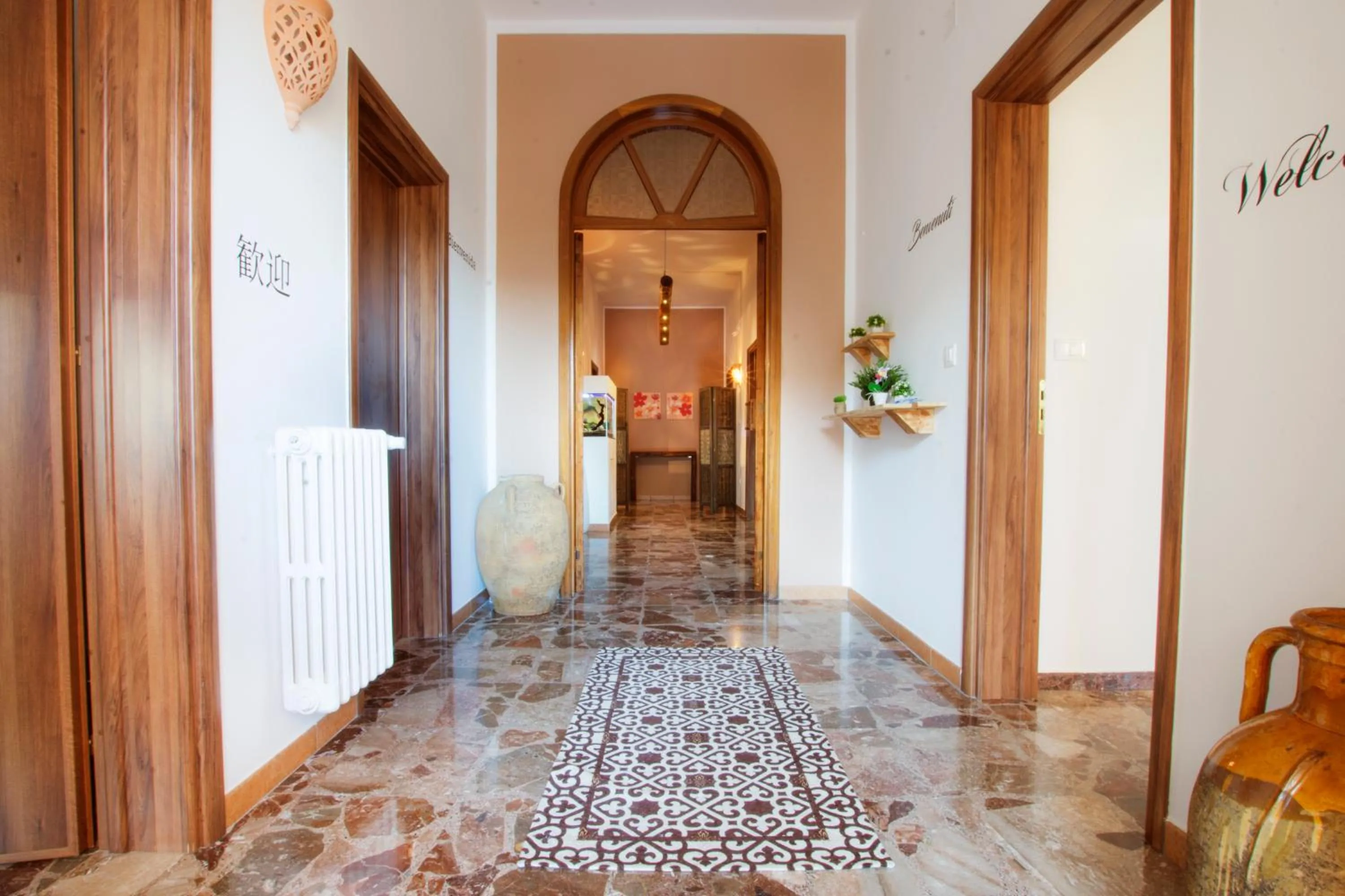 Facade/entrance in Salento Inside