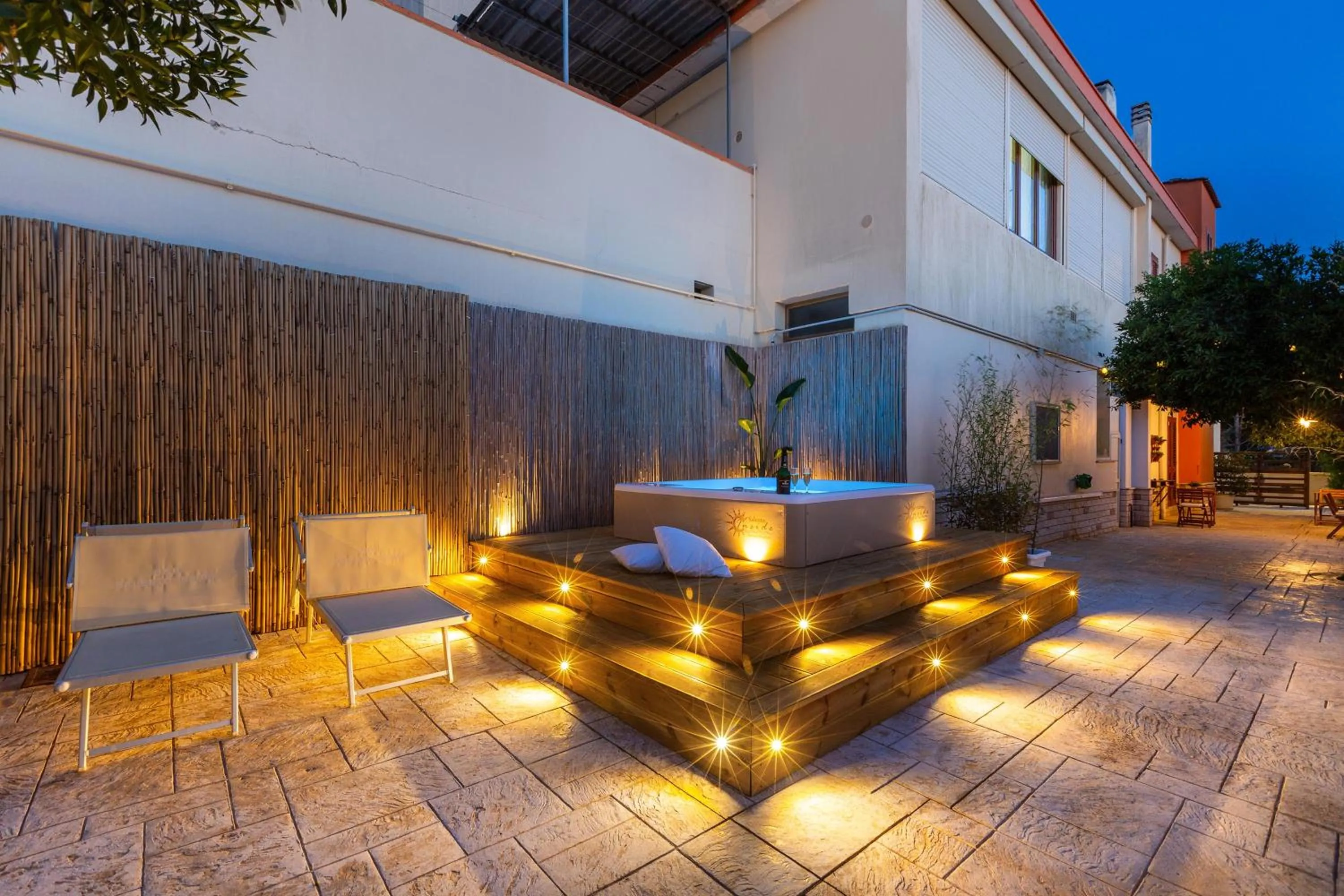 Hot Tub in Salento Inside