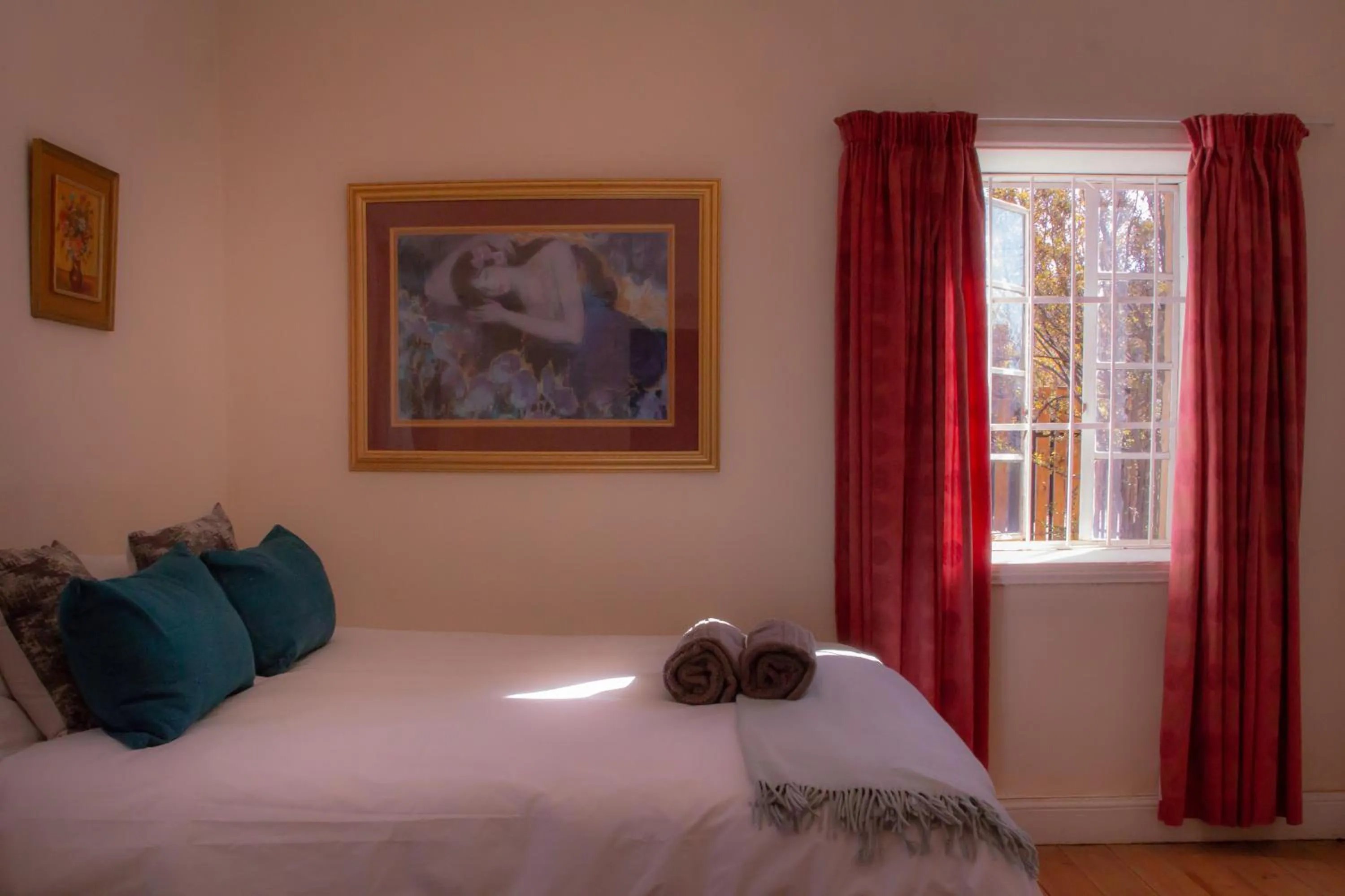 Bedroom, Bed in The Cherry Stone Country House