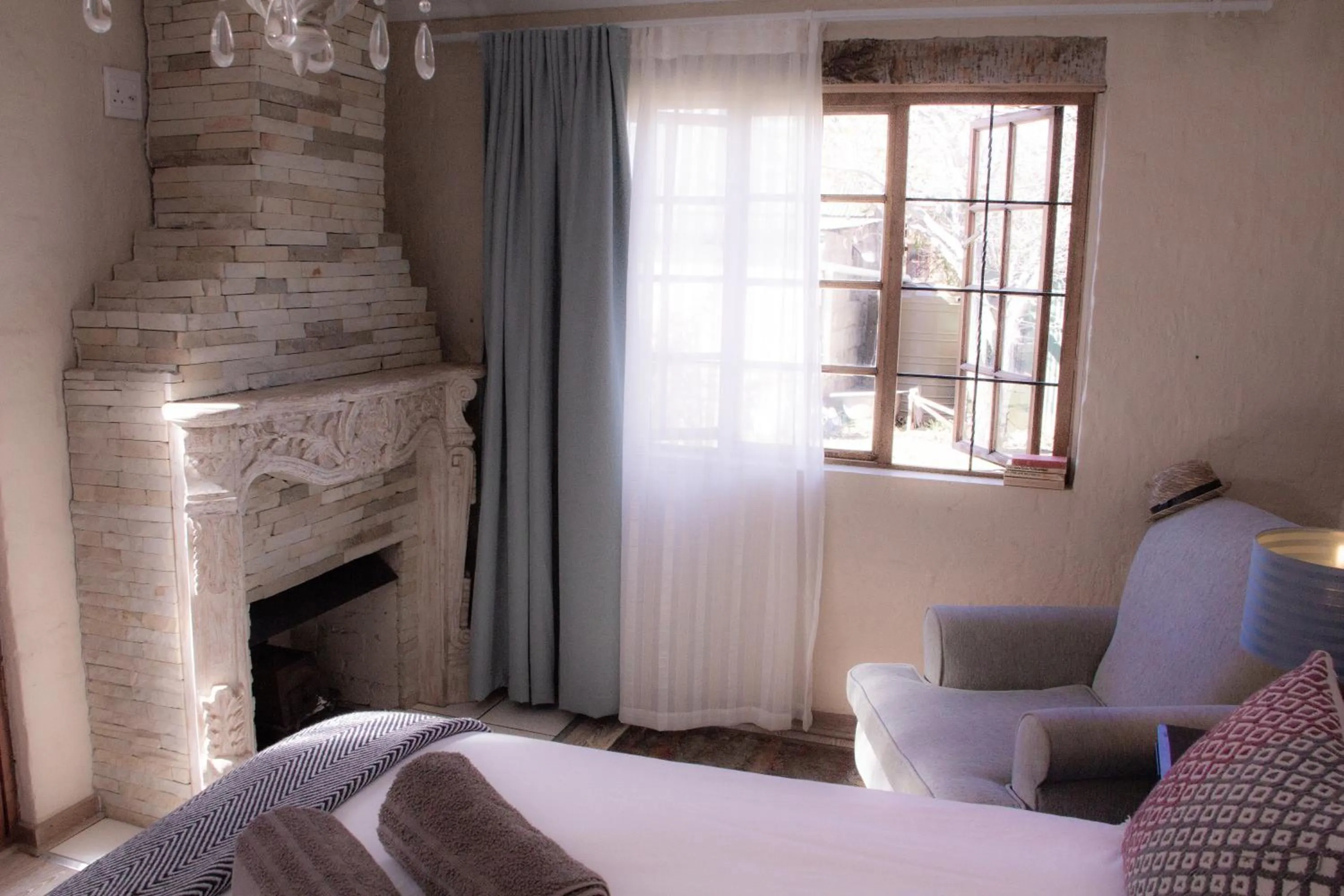 Day, Bed in The Cherry Stone Country House