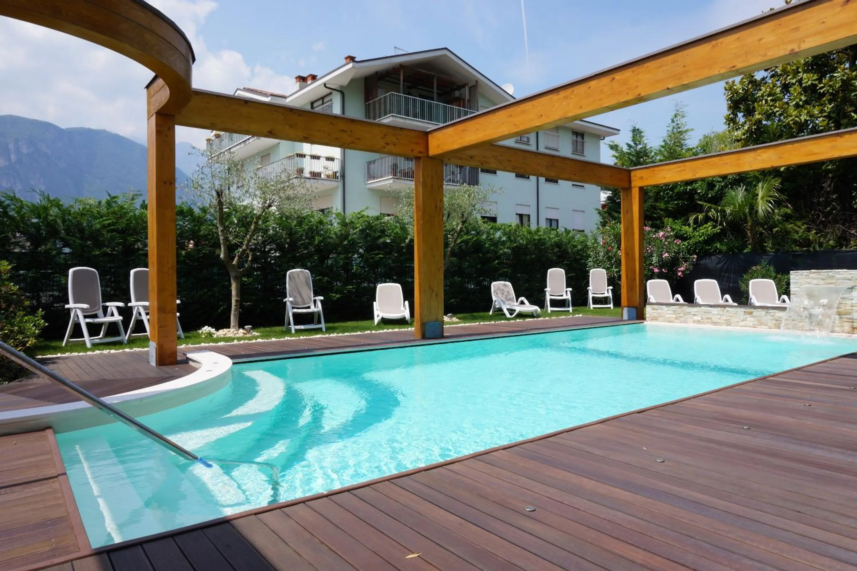 Garden in Residence Rivachiara (check-in at Hotel Riviera in Viale Rovereto, 95)