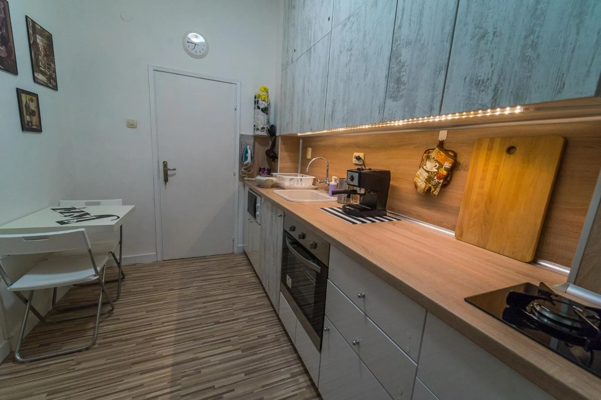 Coffee/tea facilities in Pijama Hostel