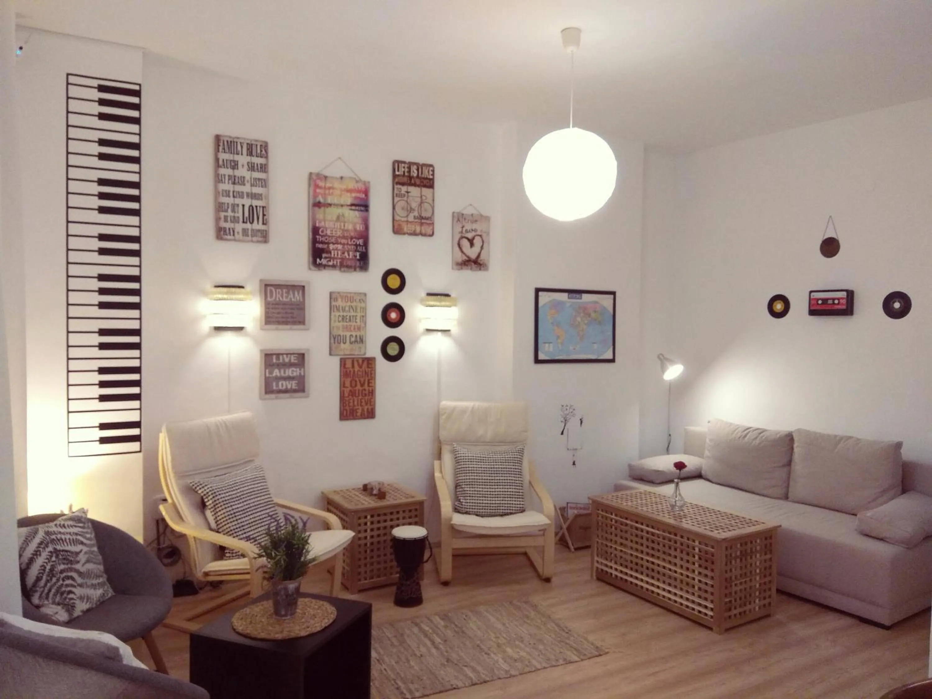 Living room in Pijama Hostel