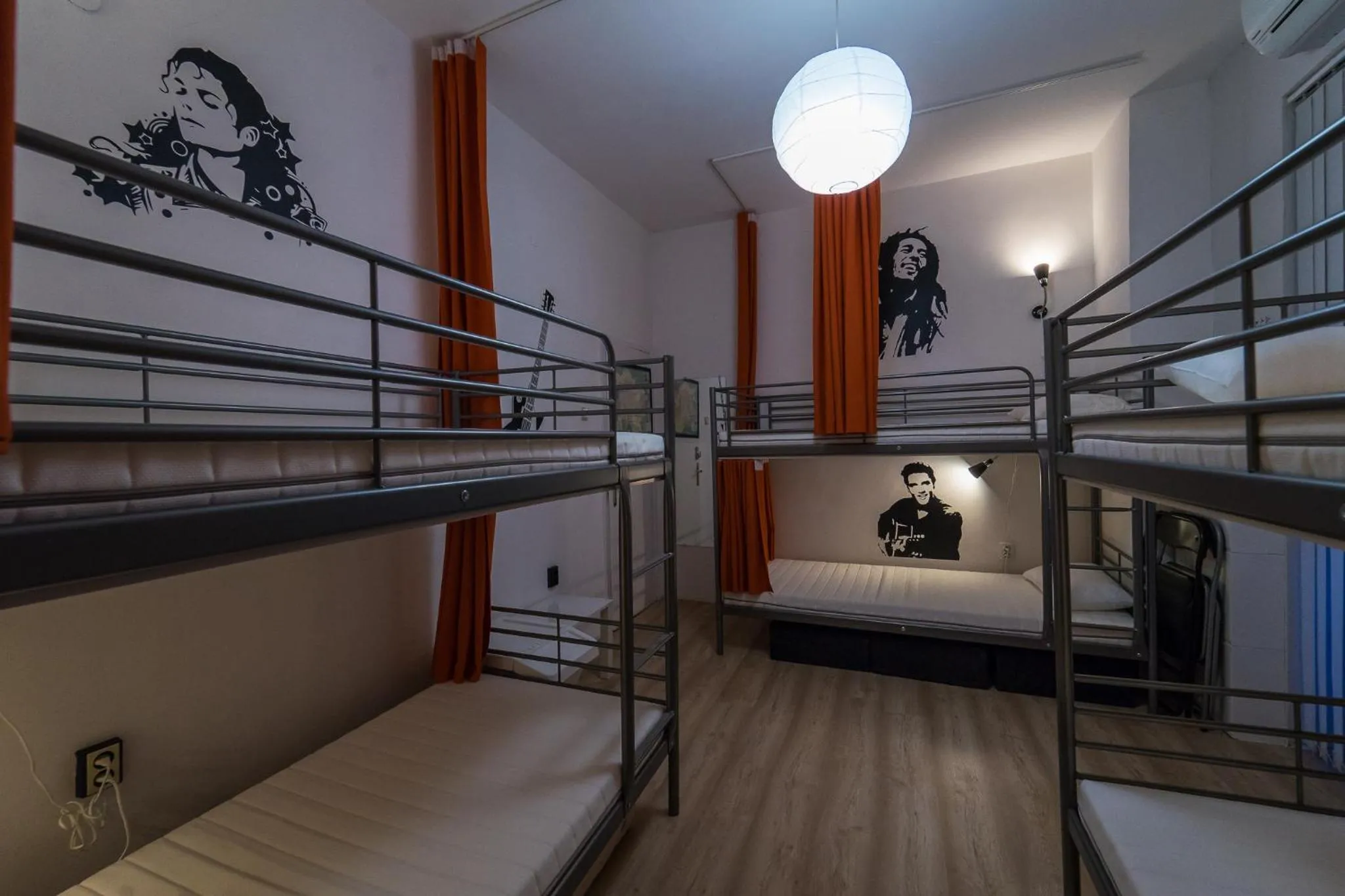 Photo of the whole room, Bed in Pijama Hostel