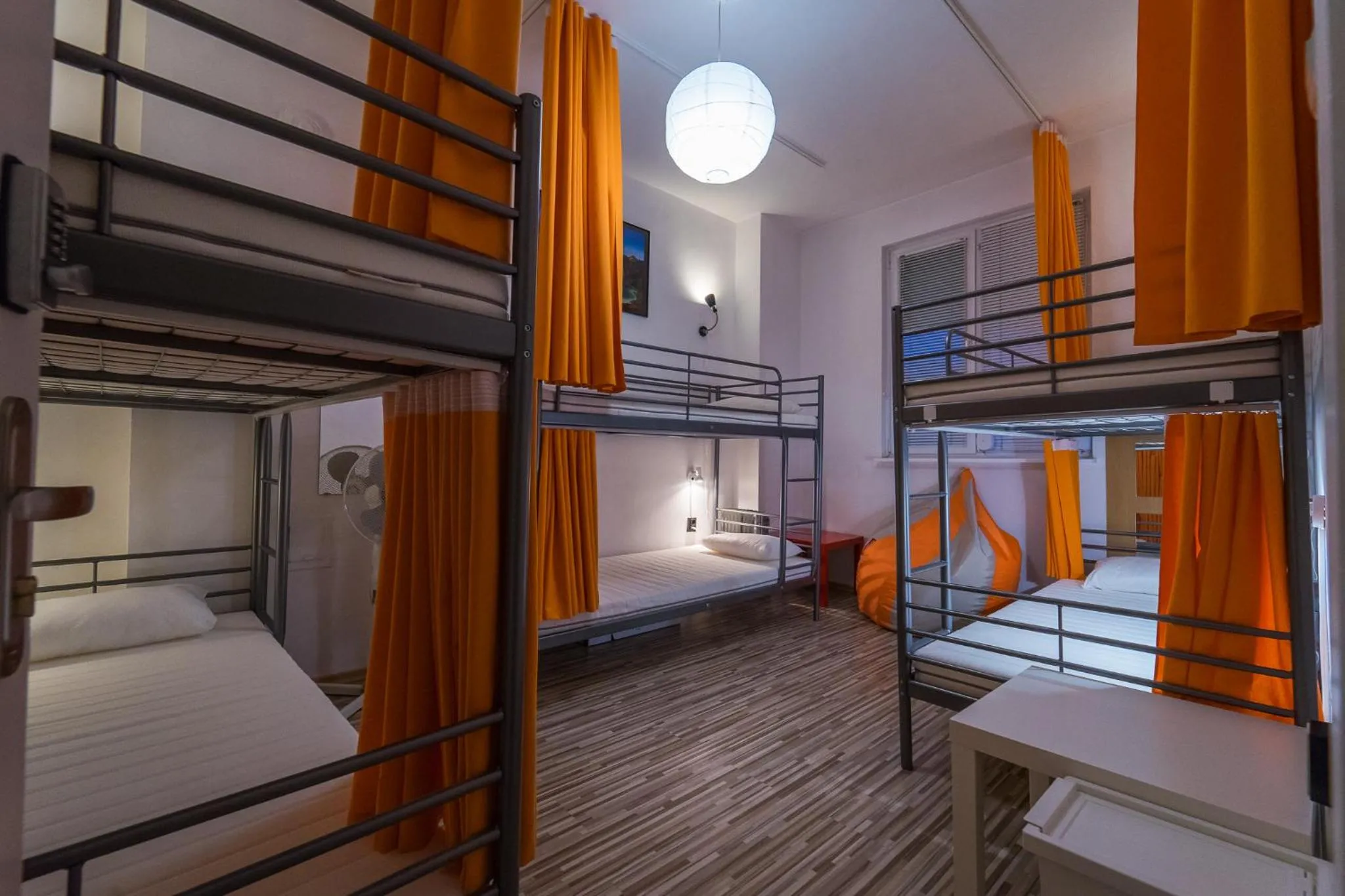 Photo of the whole room, Bed in Pijama Hostel