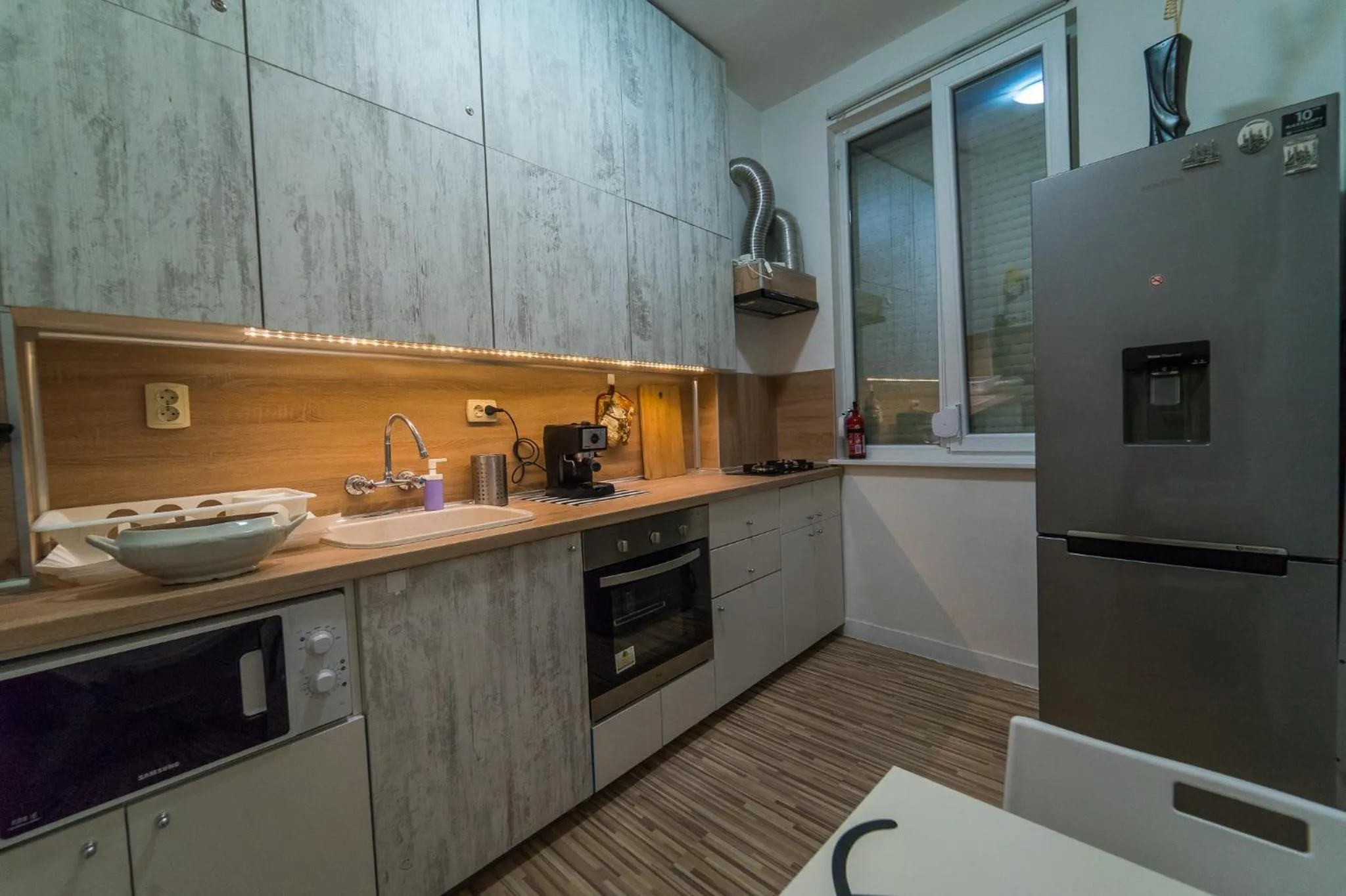 Kitchen or kitchenette in Pijama Hostel