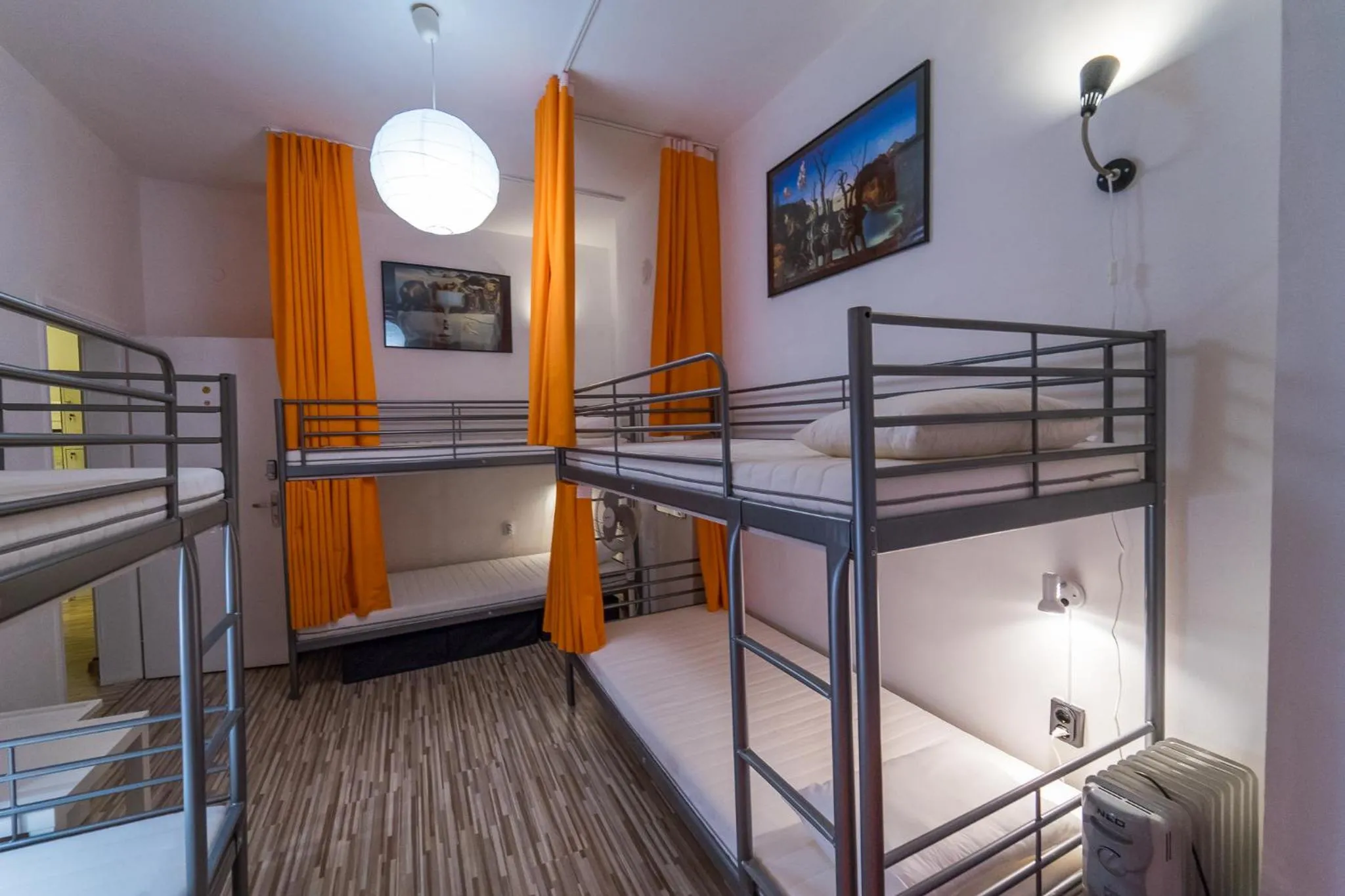 Photo of the whole room, Bed in Pijama Hostel