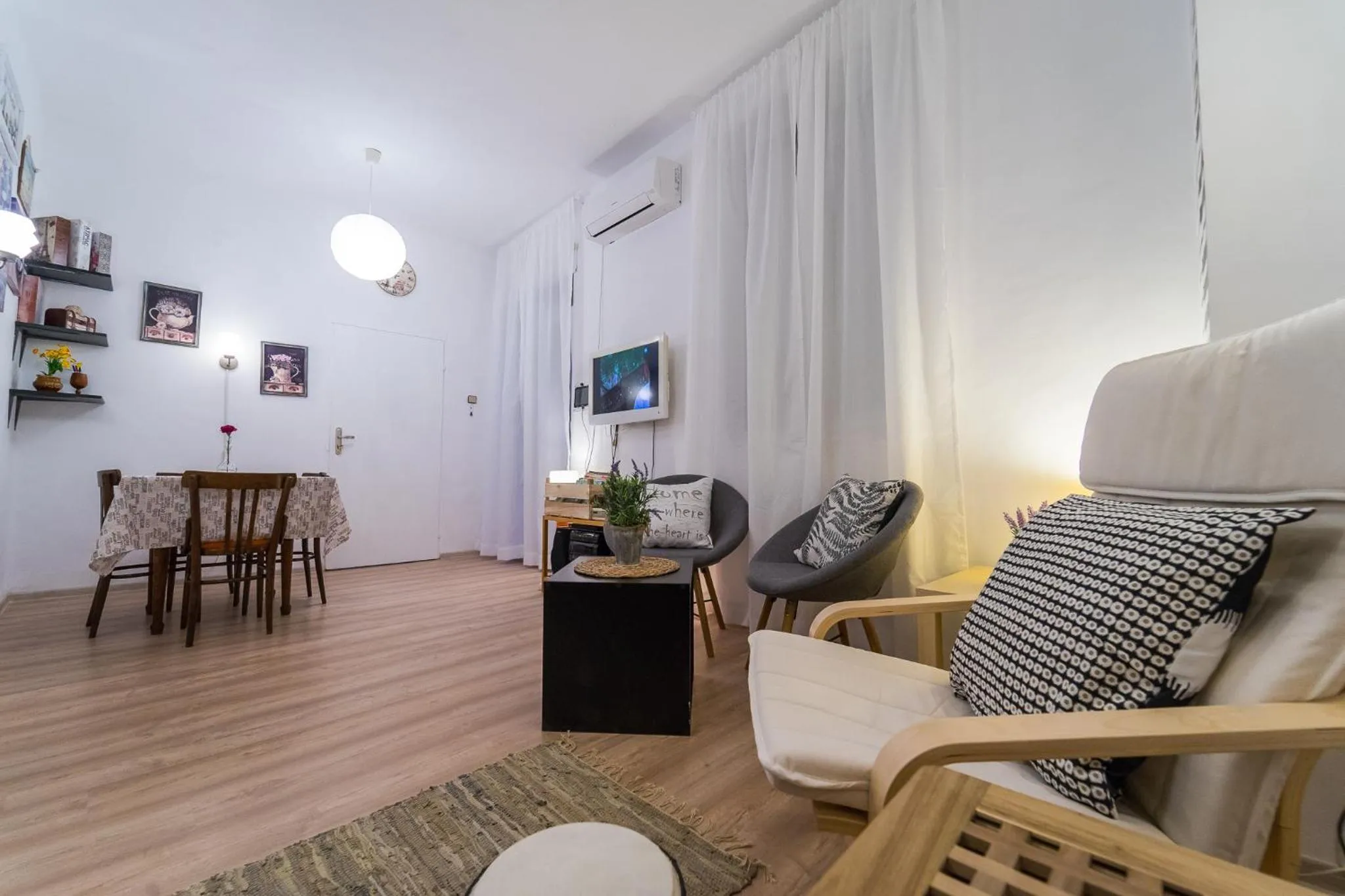 Living room in Pijama Hostel