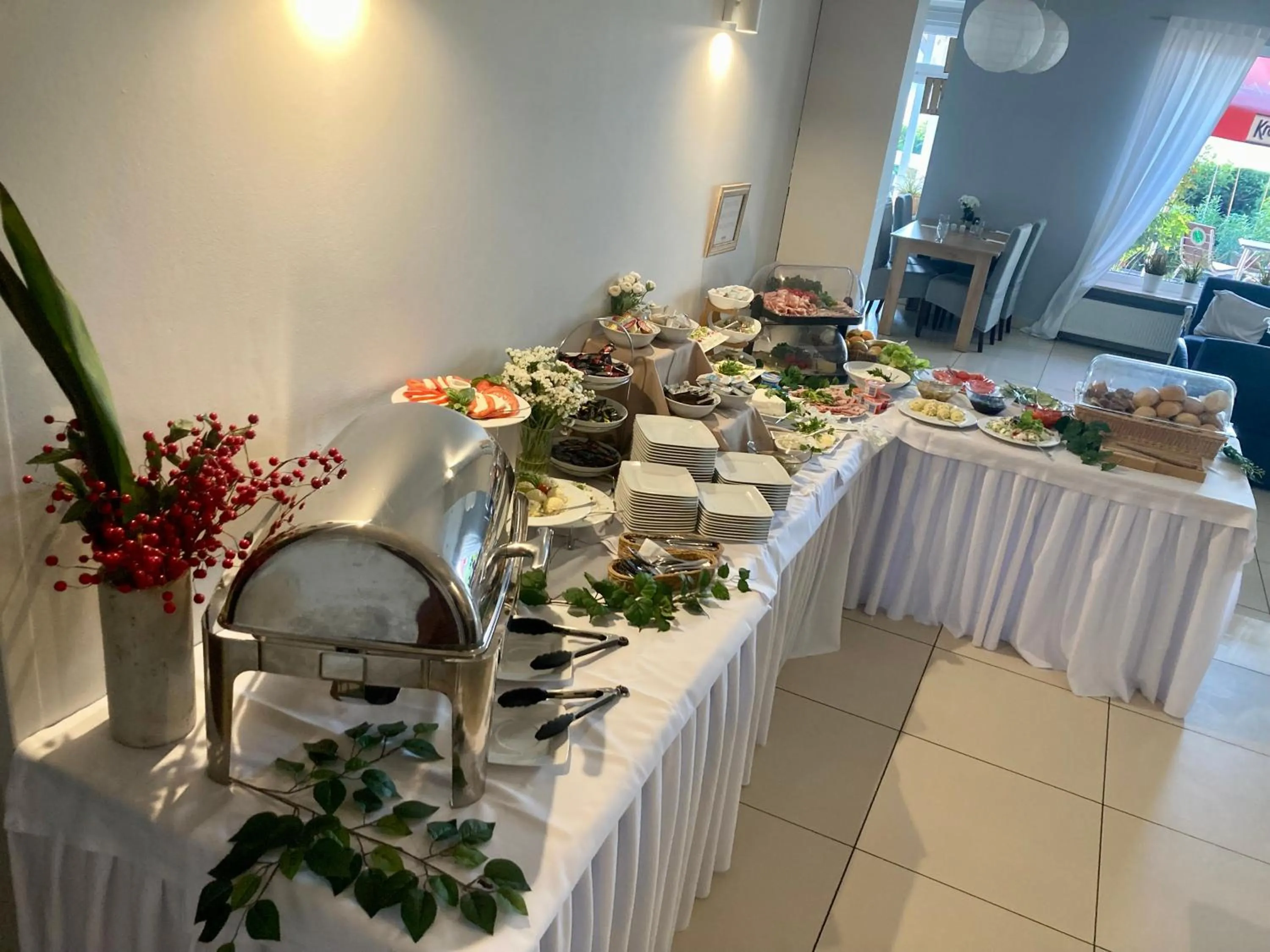 Breakfast in Hotel Solec