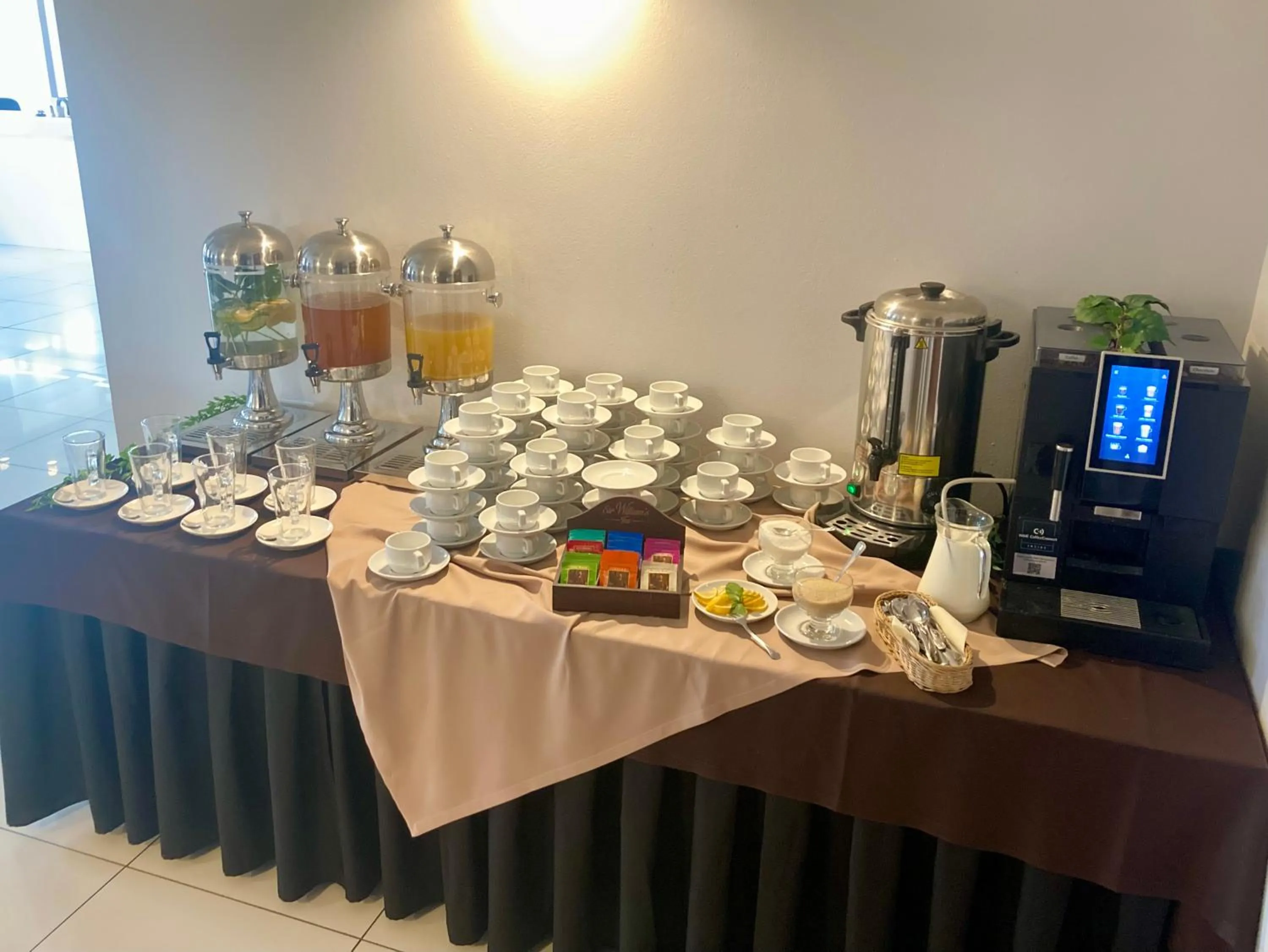 Breakfast in Hotel Solec