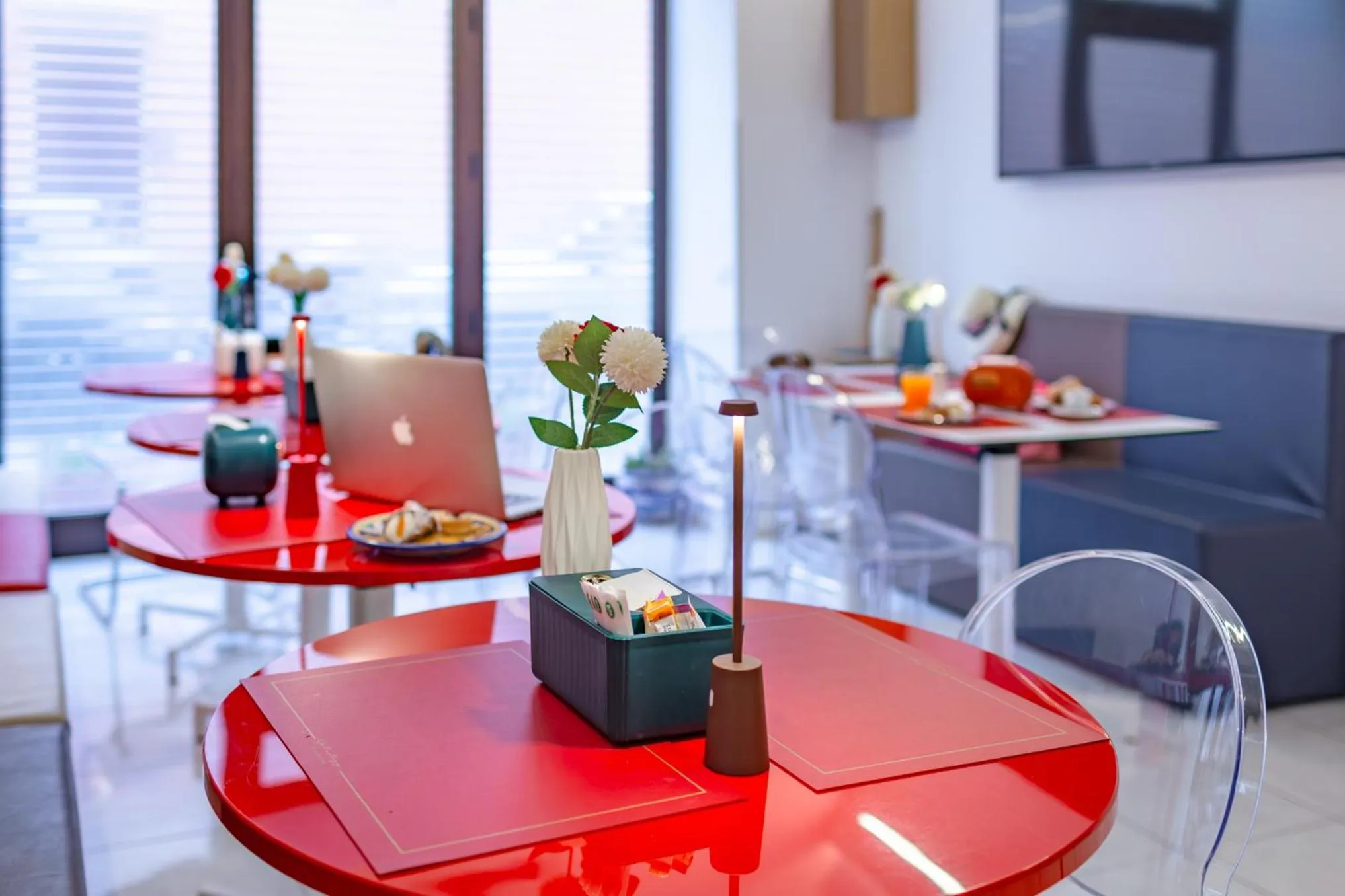 Communal lounge/ TV room in Fazio Rooms