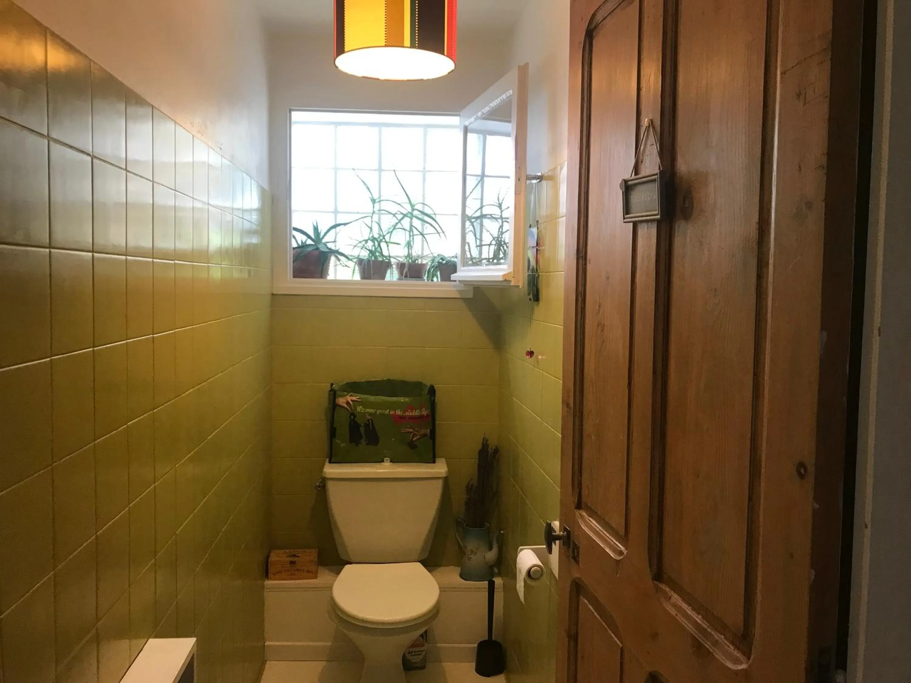 Toilet in Oustau du Ventoux