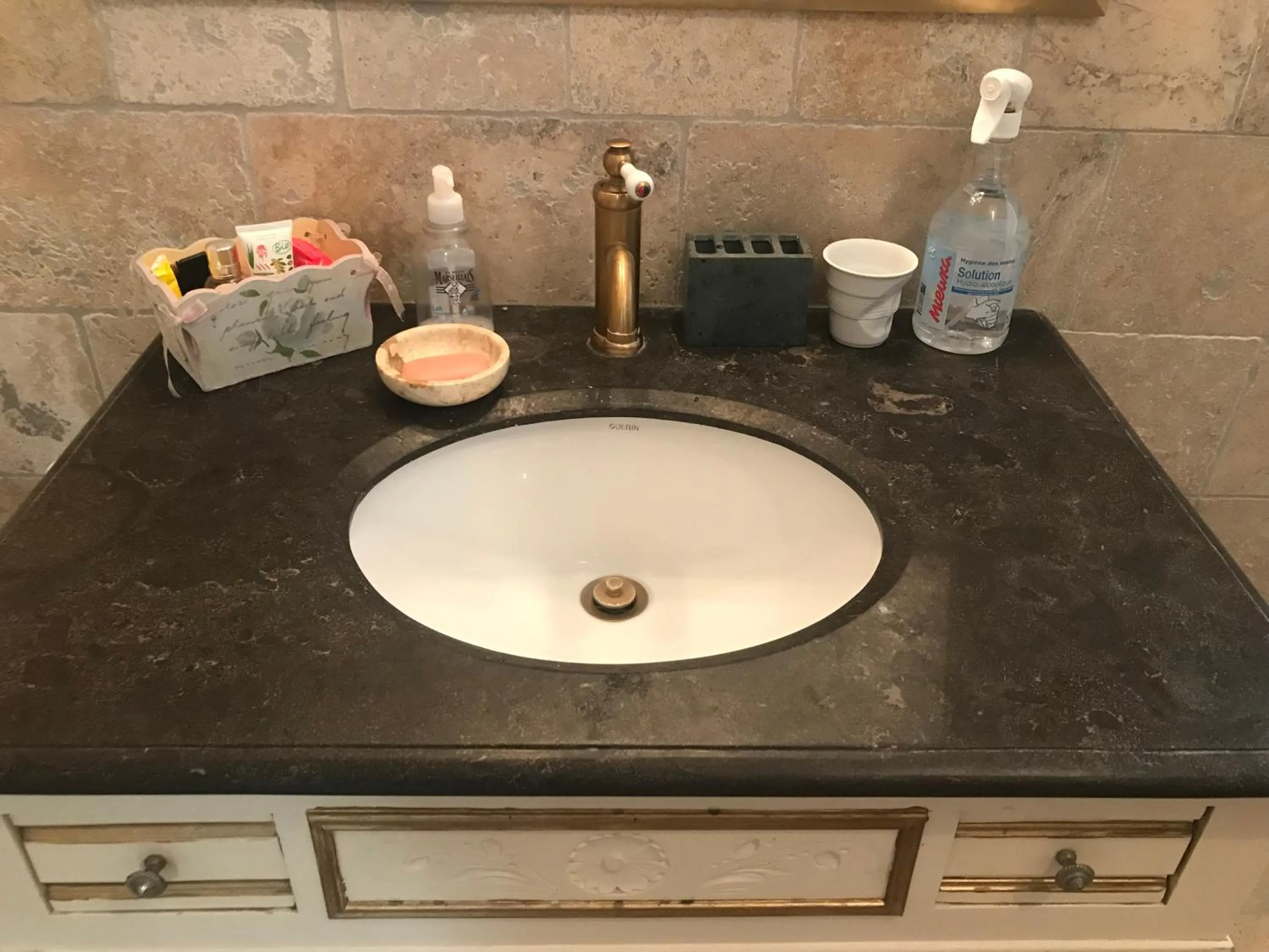 Bathroom in Oustau du Ventoux