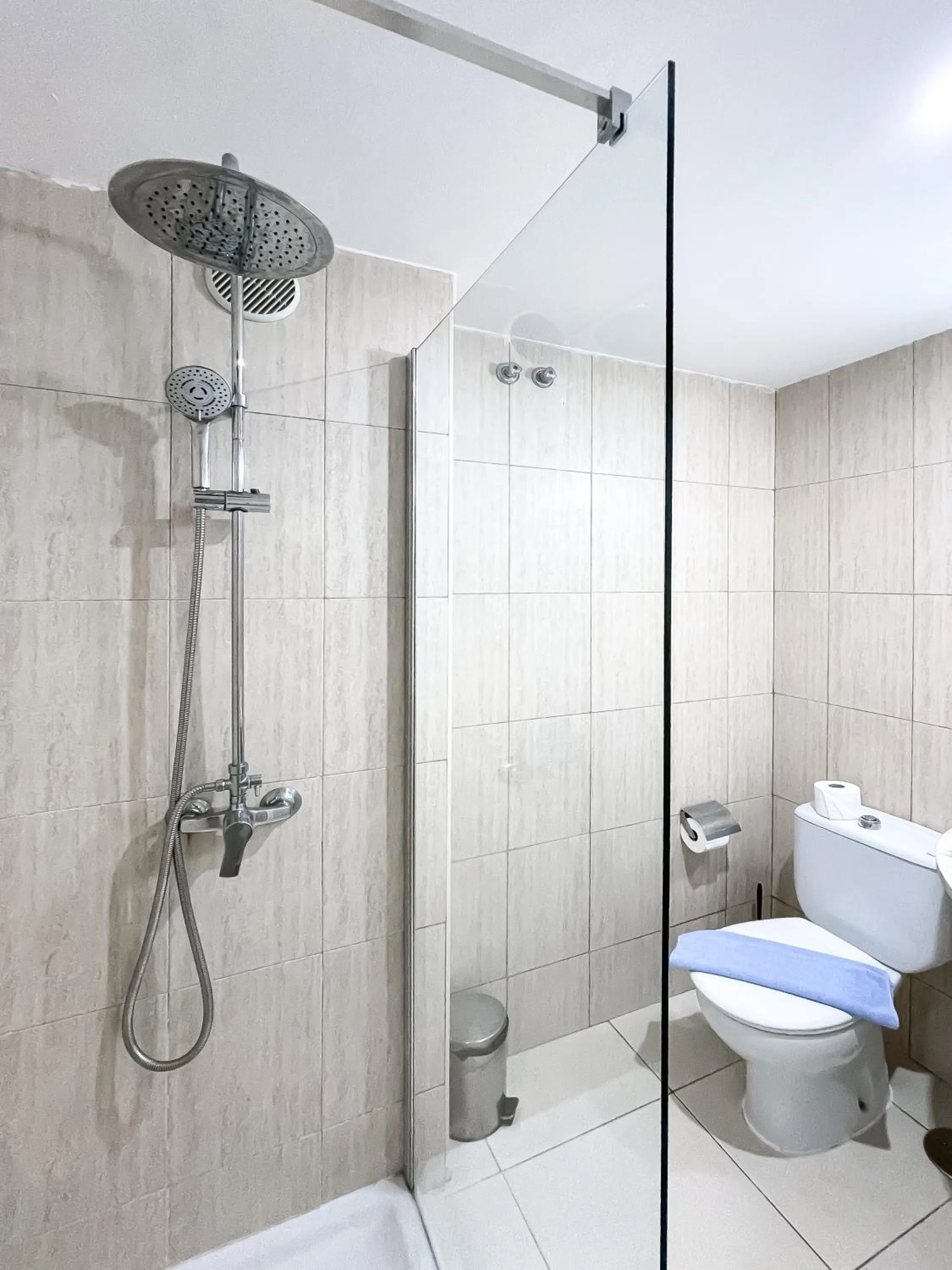 Shower in Corralejo Surfing Colors Hotel&Apartments