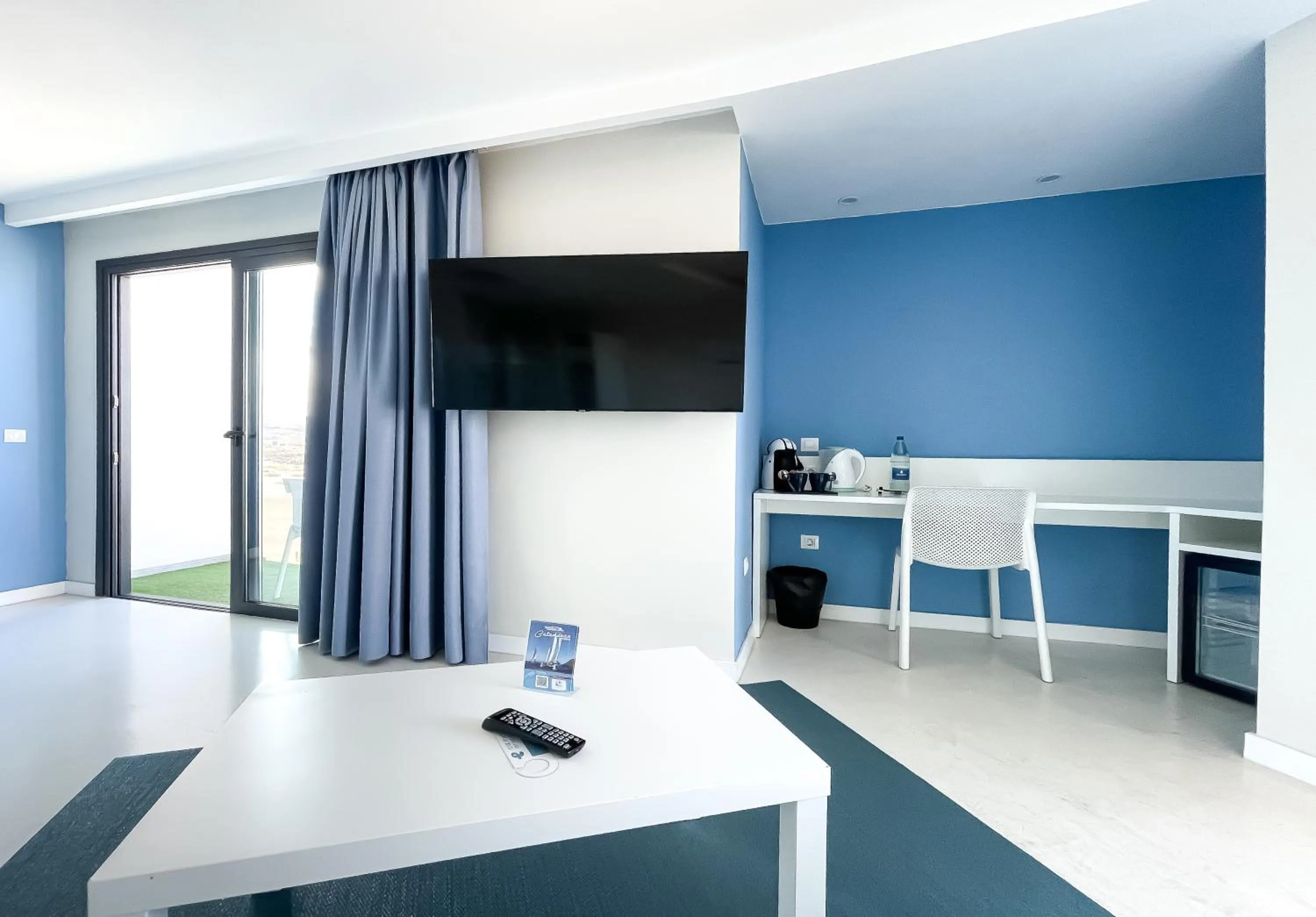 TV and multimedia in Corralejo Surfing Colors Hotel&Apartments