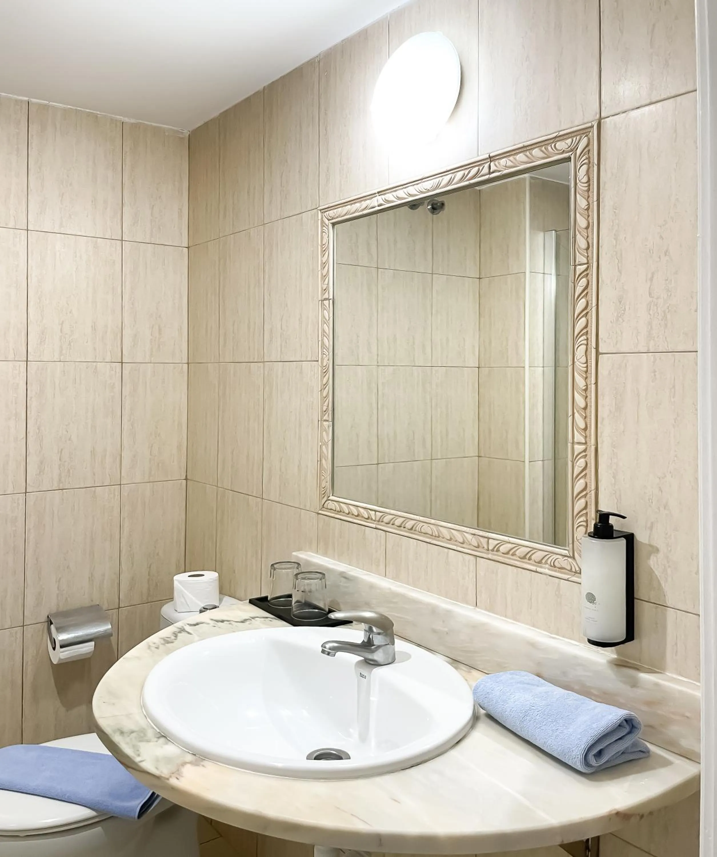 Bathroom in Corralejo Surfing Colors Hotel&Apartments