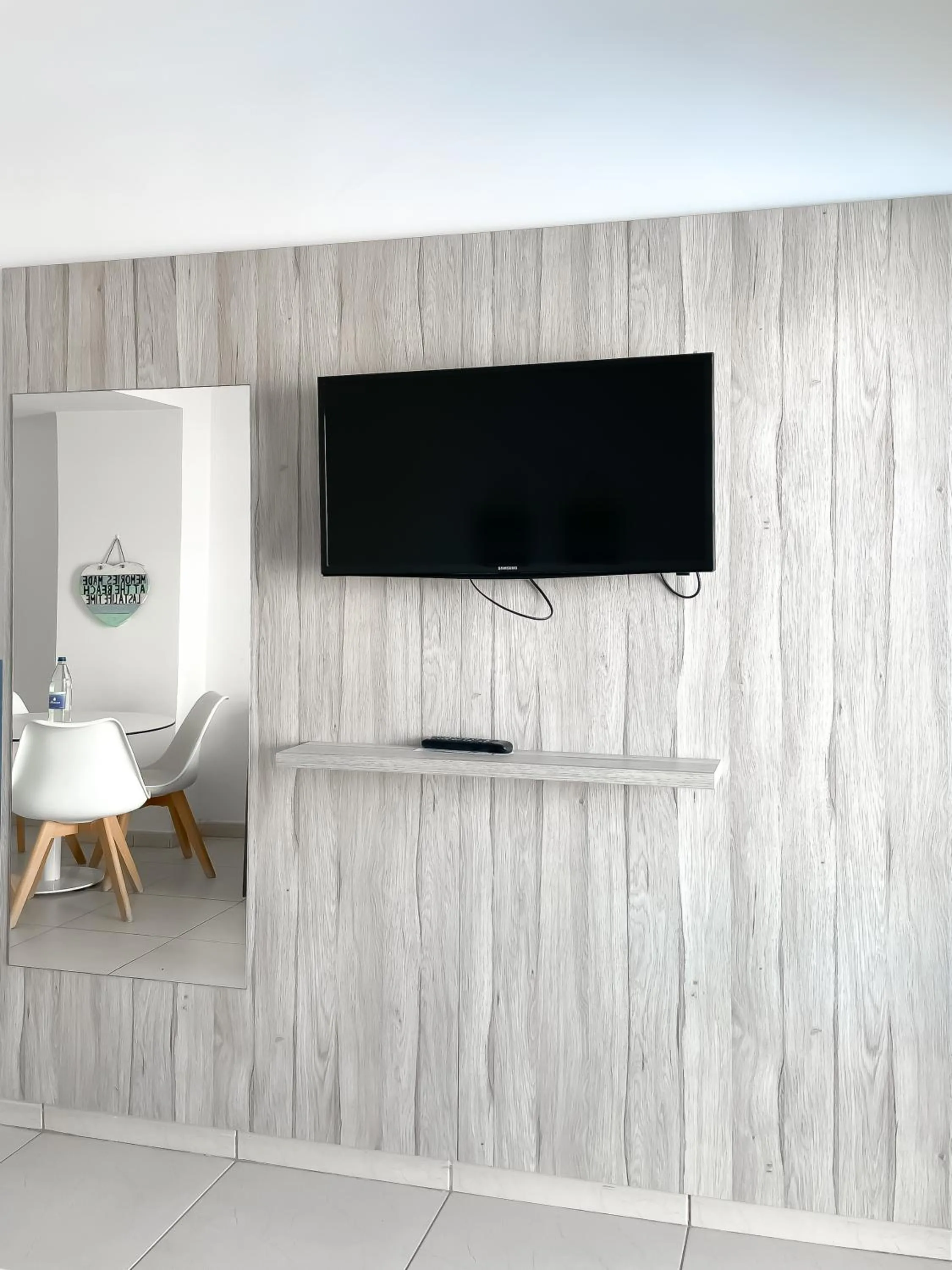 TV and multimedia in Corralejo Surfing Colors Hotel&Apartments