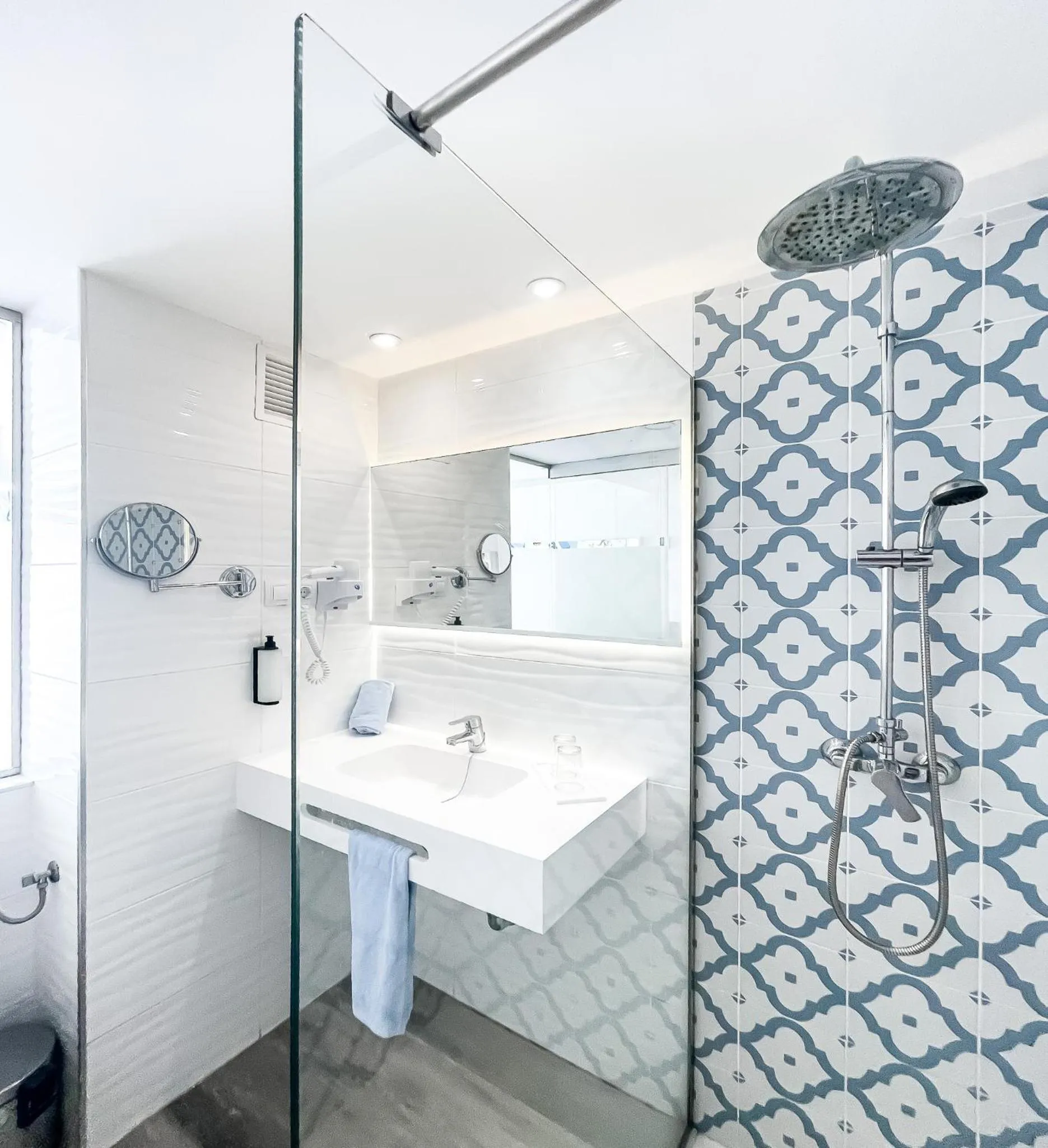 Shower in Corralejo Surfing Colors Hotel&Apartments