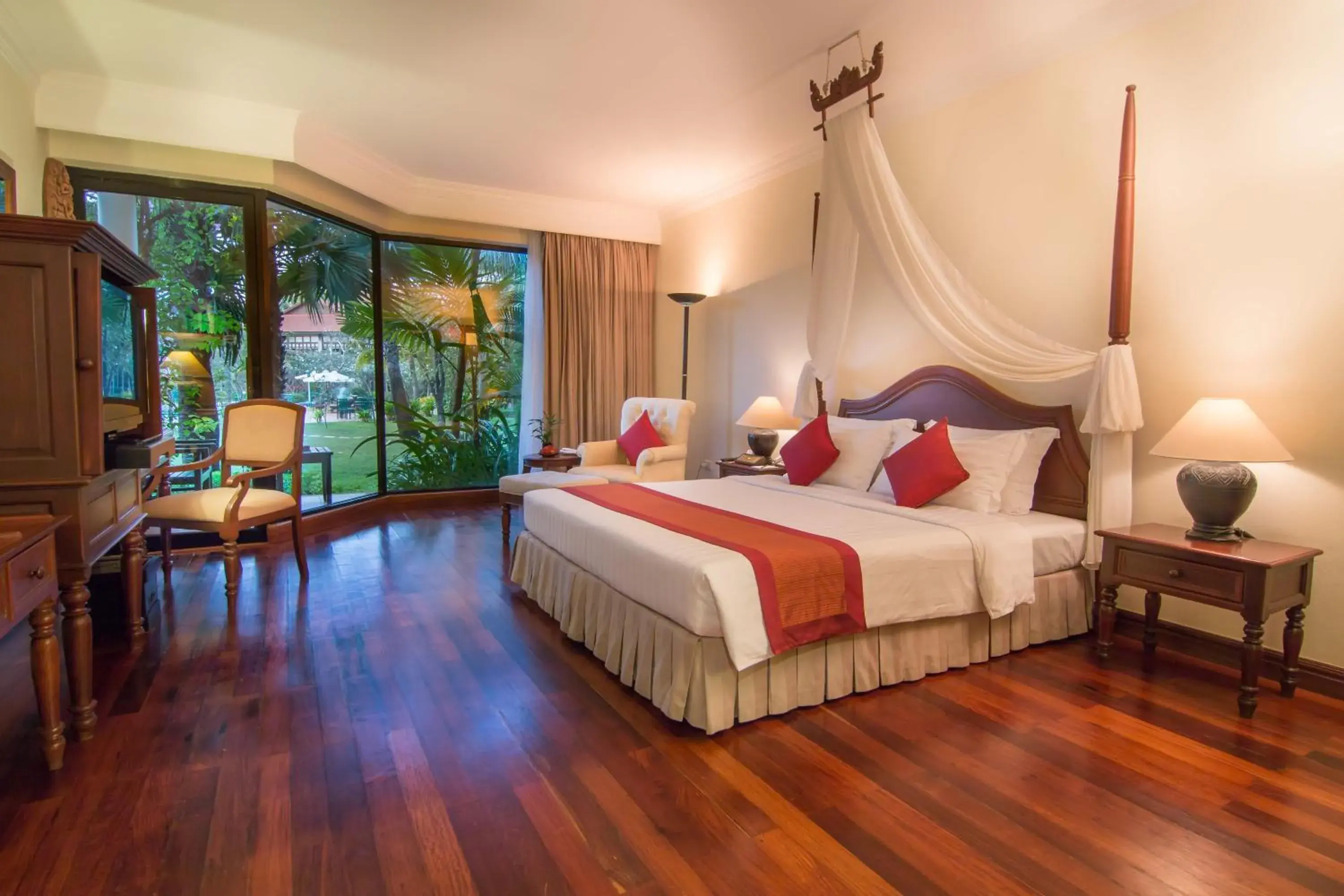TV and multimedia, Bed in Angkor Palace Resort & Spa TV and multimedia, Bed in Angkor Palace Resort & Spa