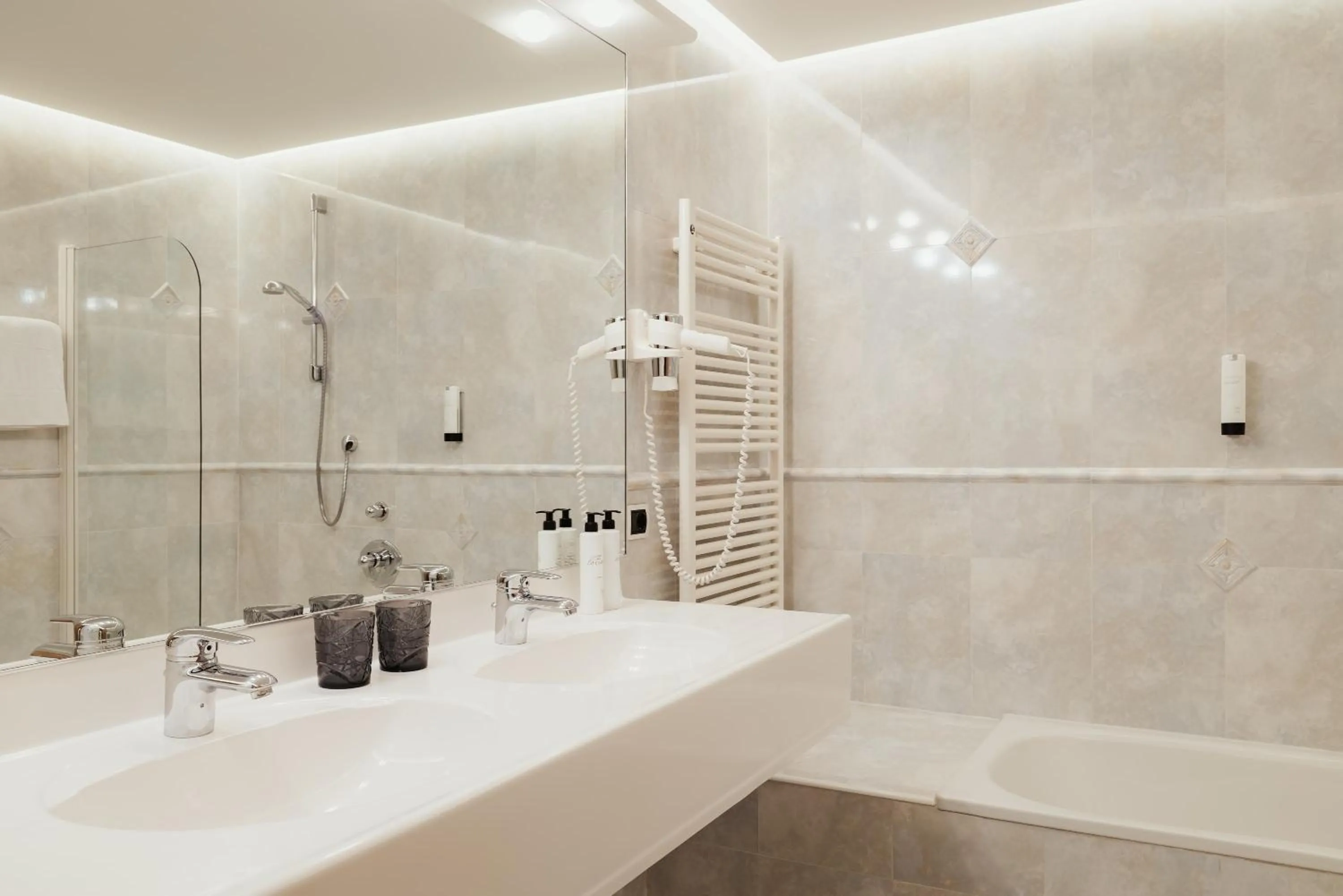 Bathroom in Hotel Genziana