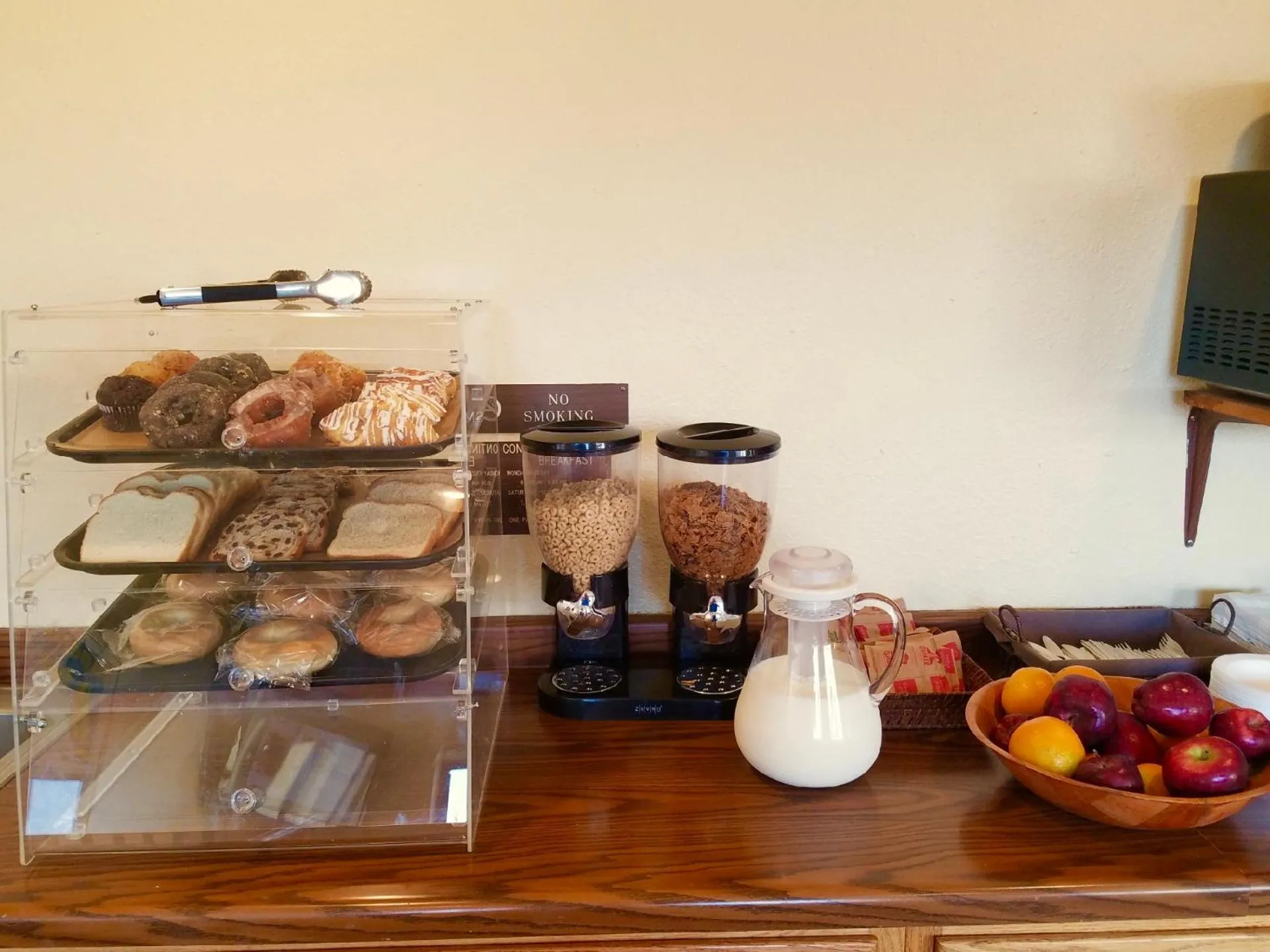 Breakfast in Superior & Sage Hotel