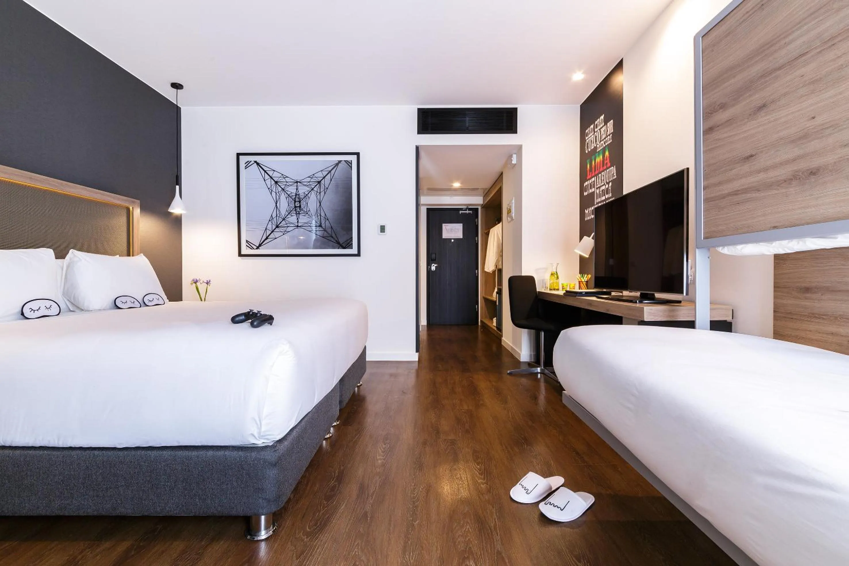 Photo of the whole room, Bed in INNSiDE by Meliá Lima Miraflores