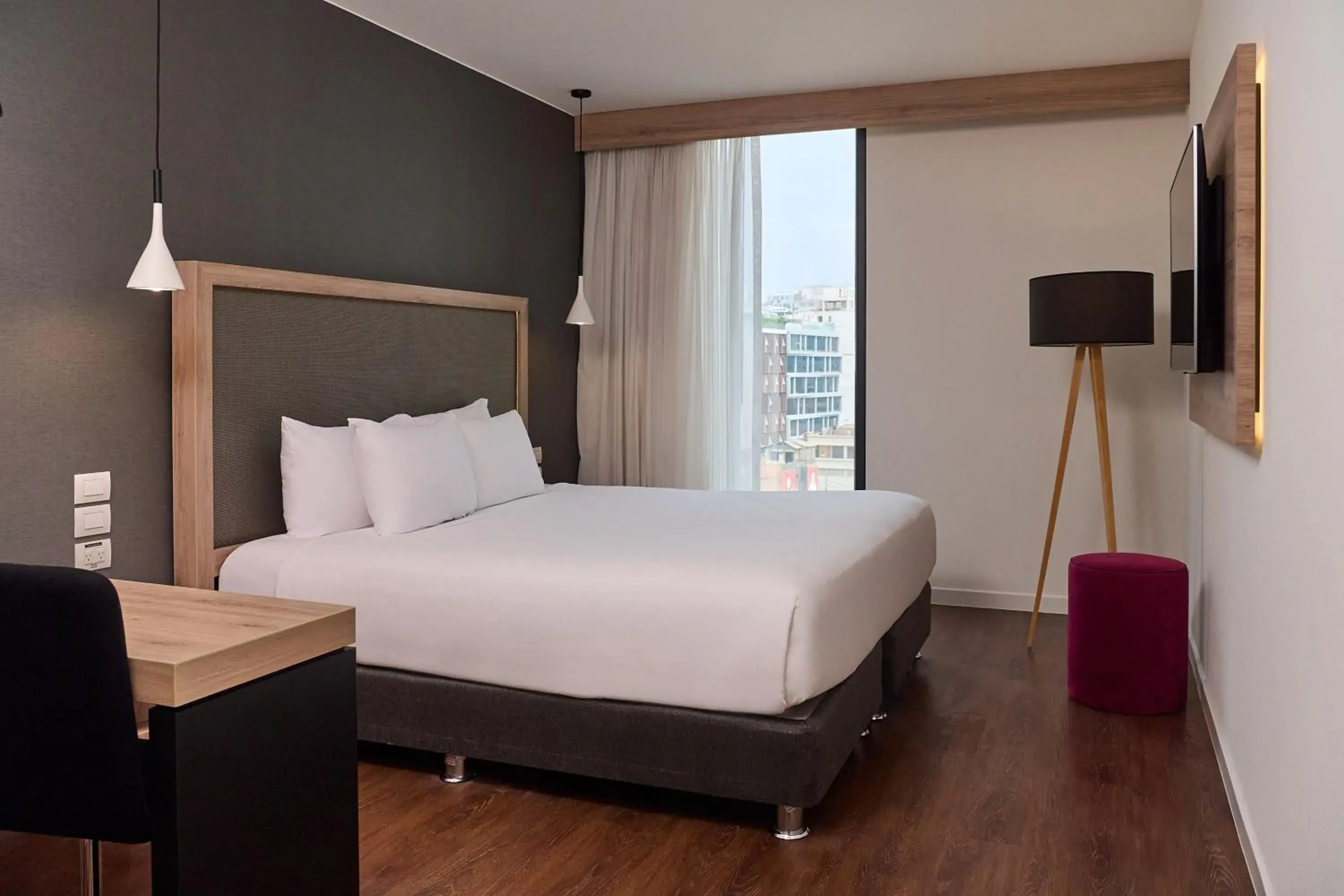 TV and multimedia, Bed in INNSiDE by Meliá Lima Miraflores TV and multimedia, Bed in INNSiDE by Meliá Lima Miraflores