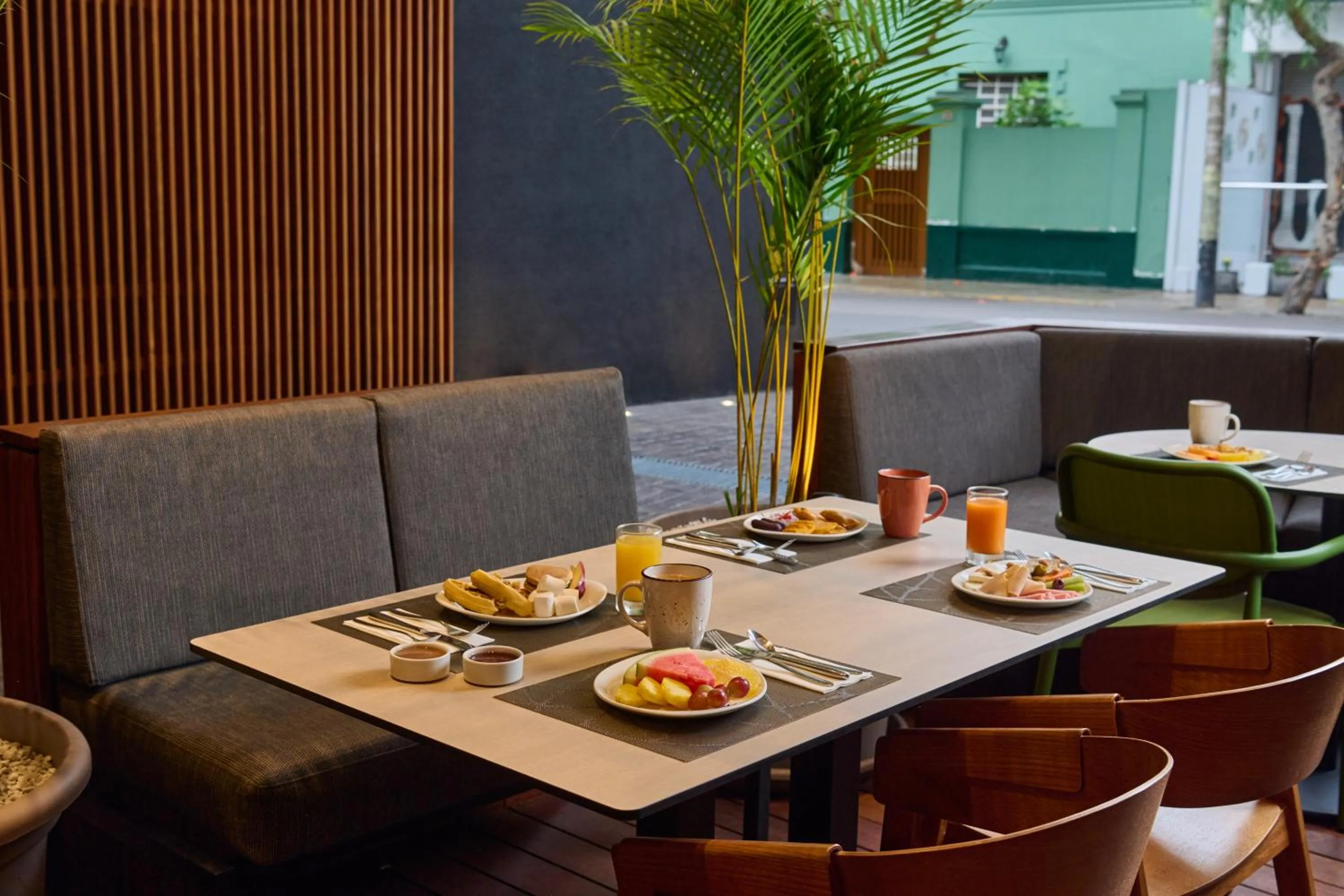 Restaurant/places to eat in INNSiDE by Meliá Lima Miraflores