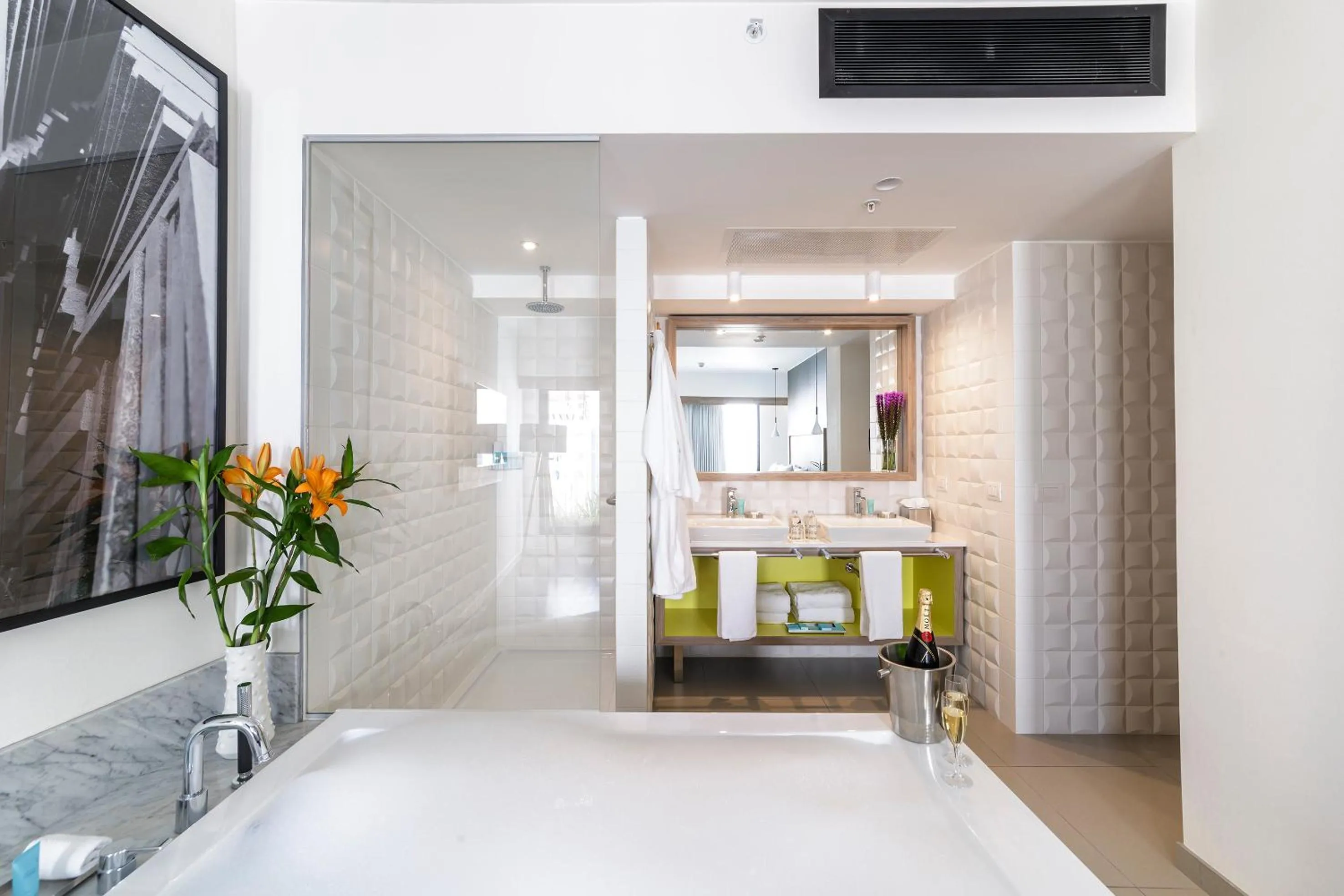 Toilet, Bed in INNSiDE by Meliá Lima Miraflores