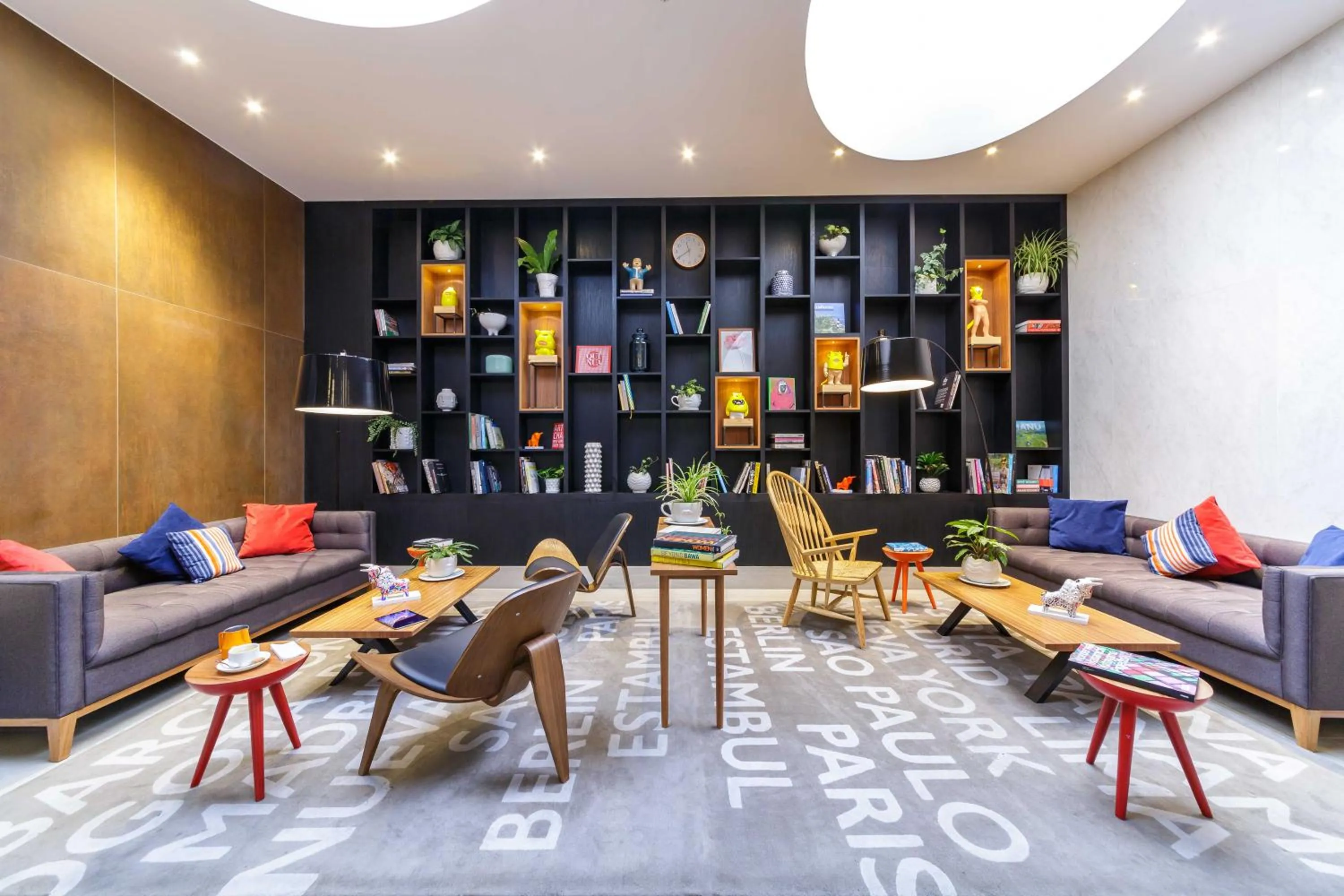 Library in INNSiDE by Meliá Lima Miraflores