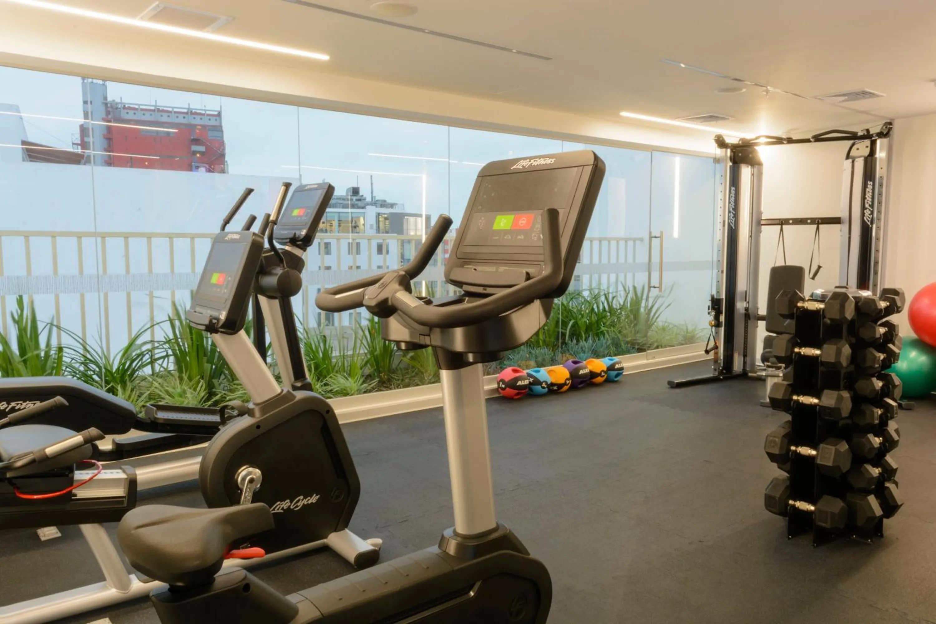 Fitness centre/facilities in INNSiDE by Meliá Lima Miraflores
