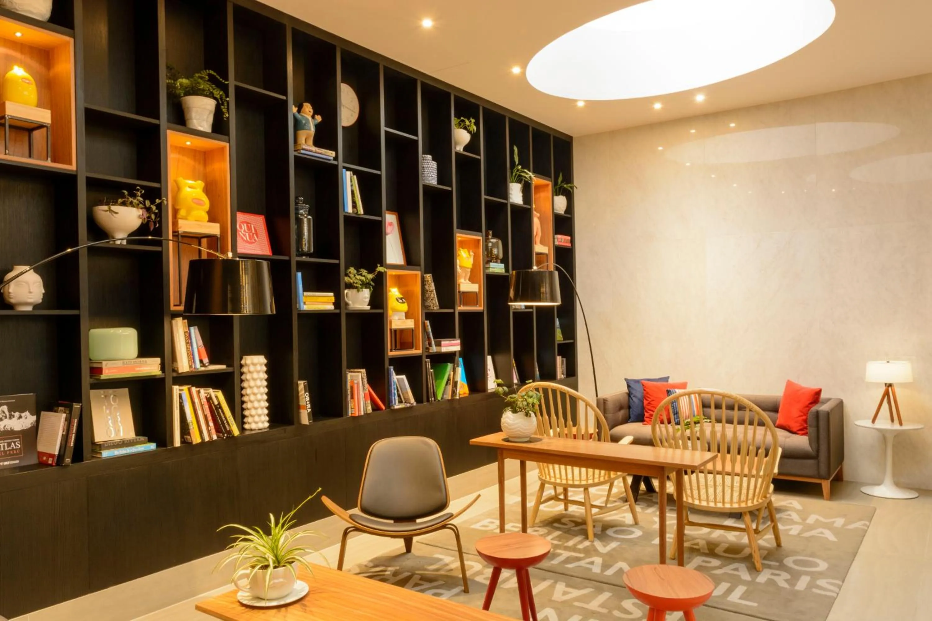 Library in INNSiDE by Meliá Lima Miraflores