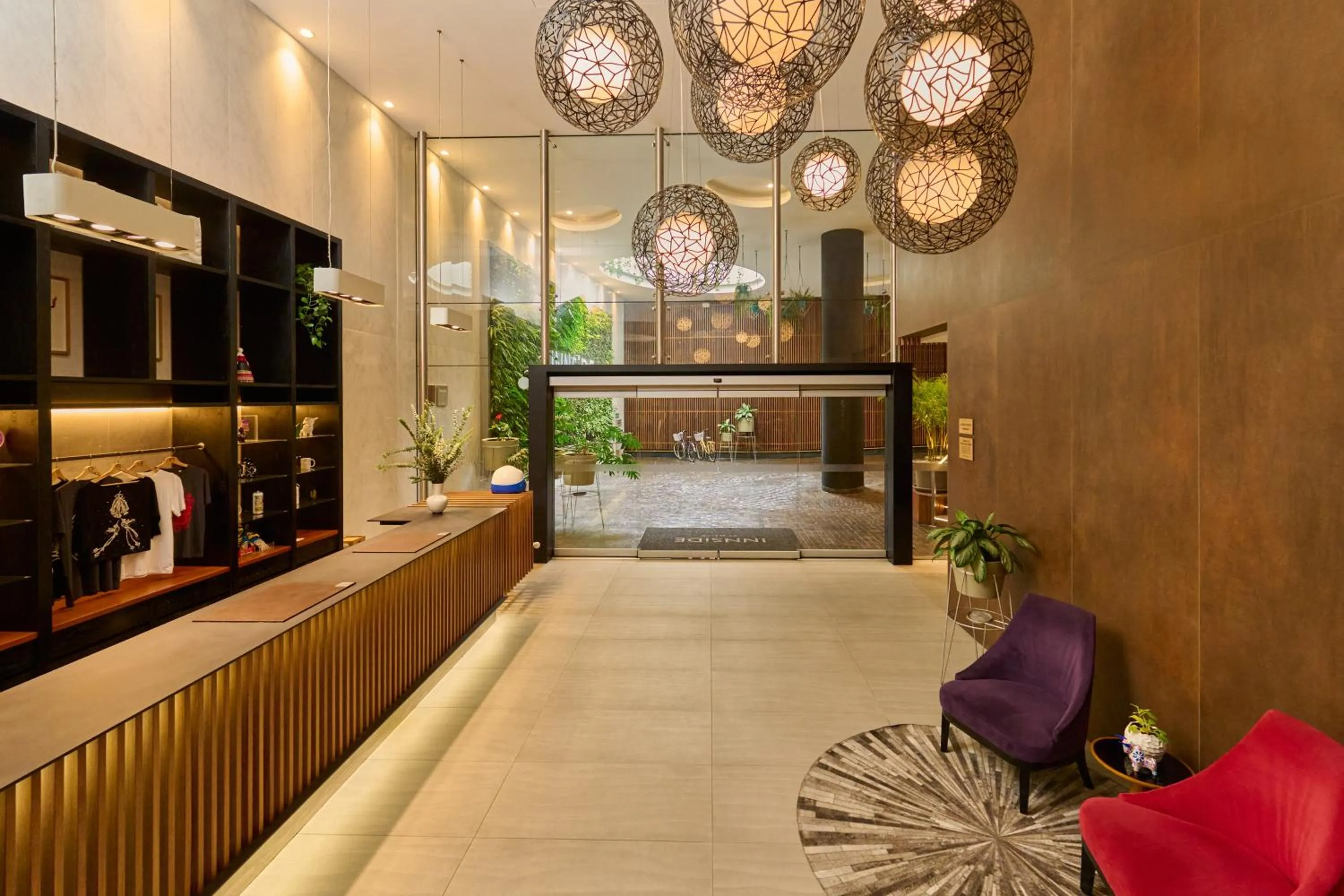 Lobby or reception in INNSiDE by Meliá Lima Miraflores