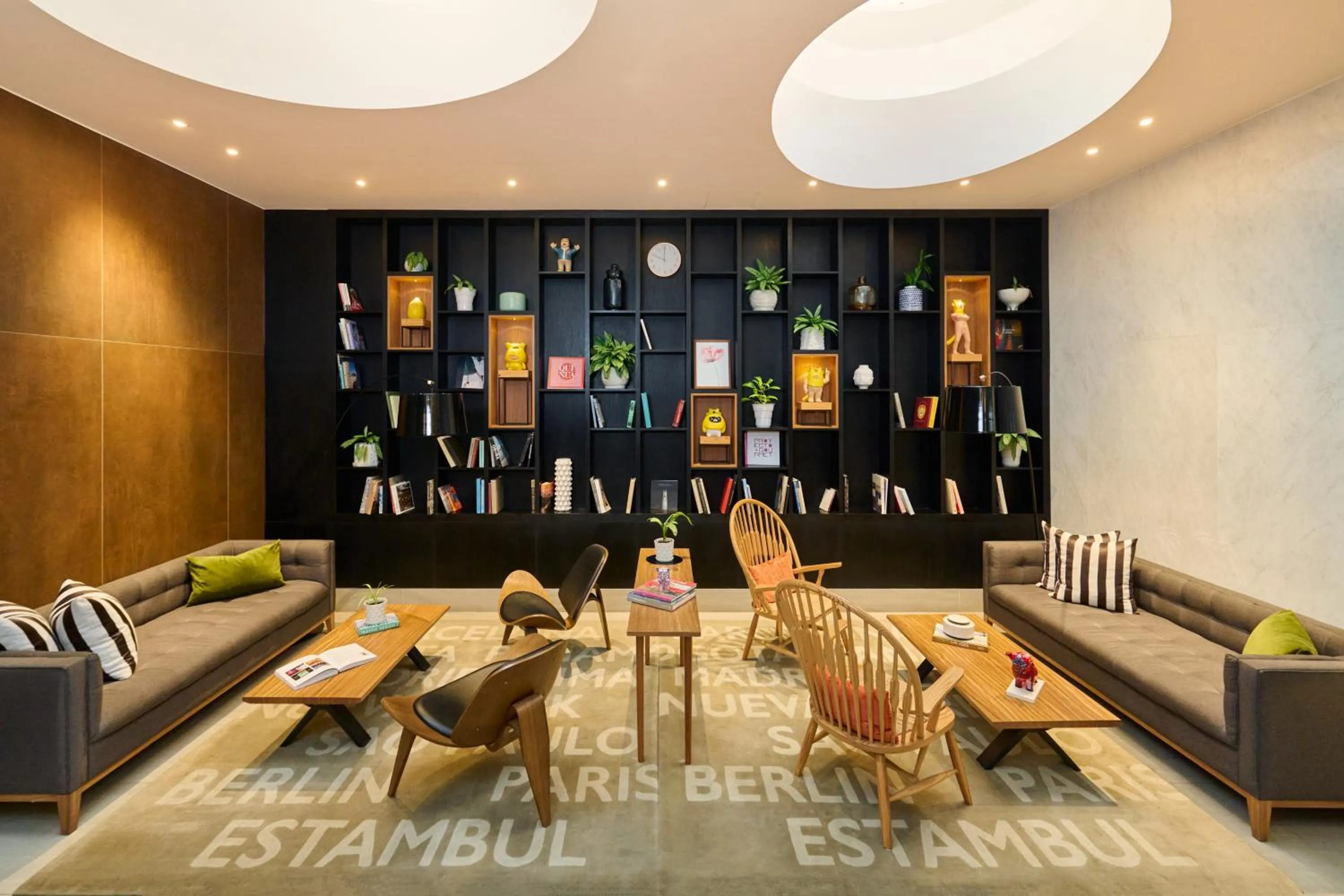 Library in INNSiDE by Meliá Lima Miraflores