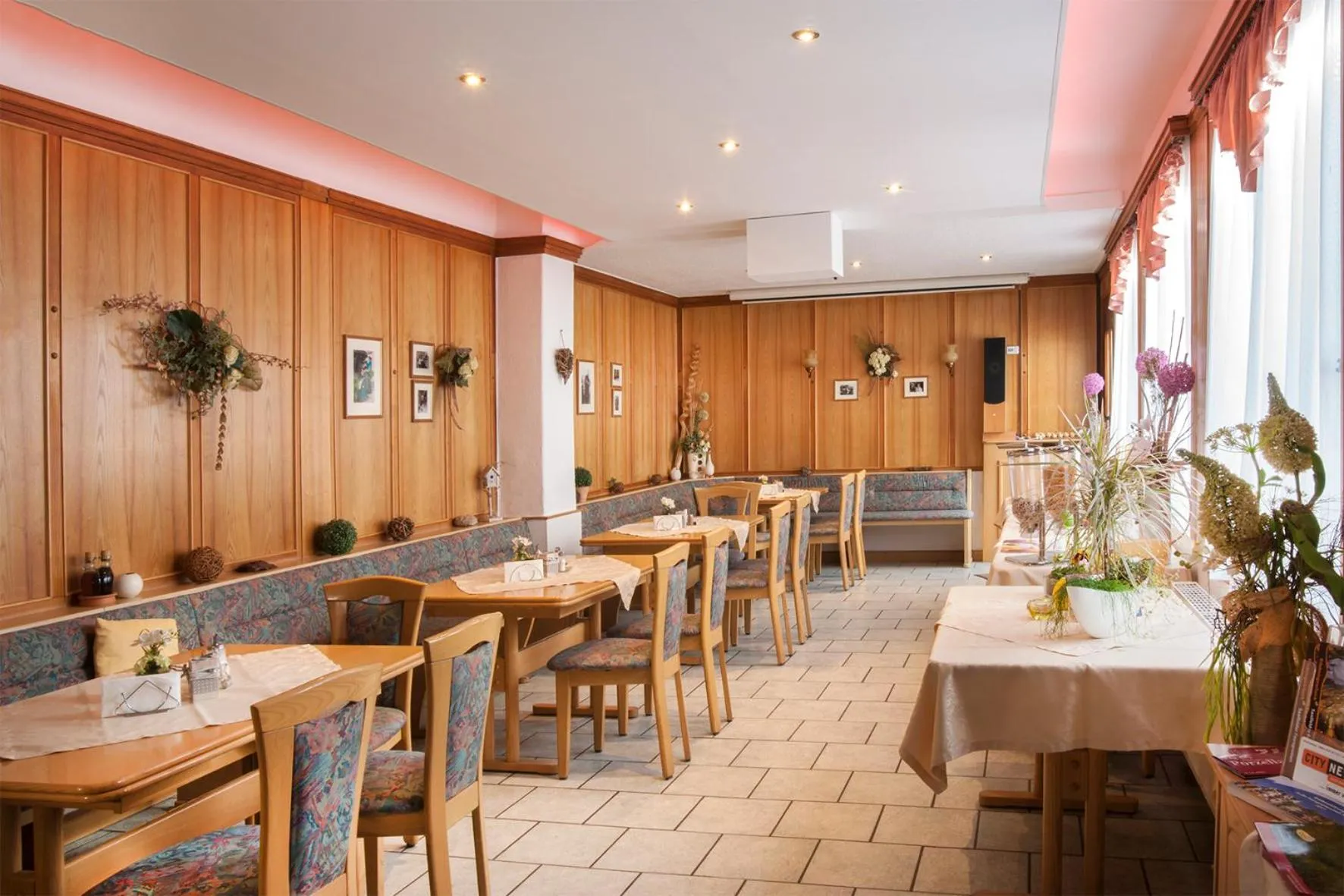 Restaurant/places to eat in Hotel Weltrich